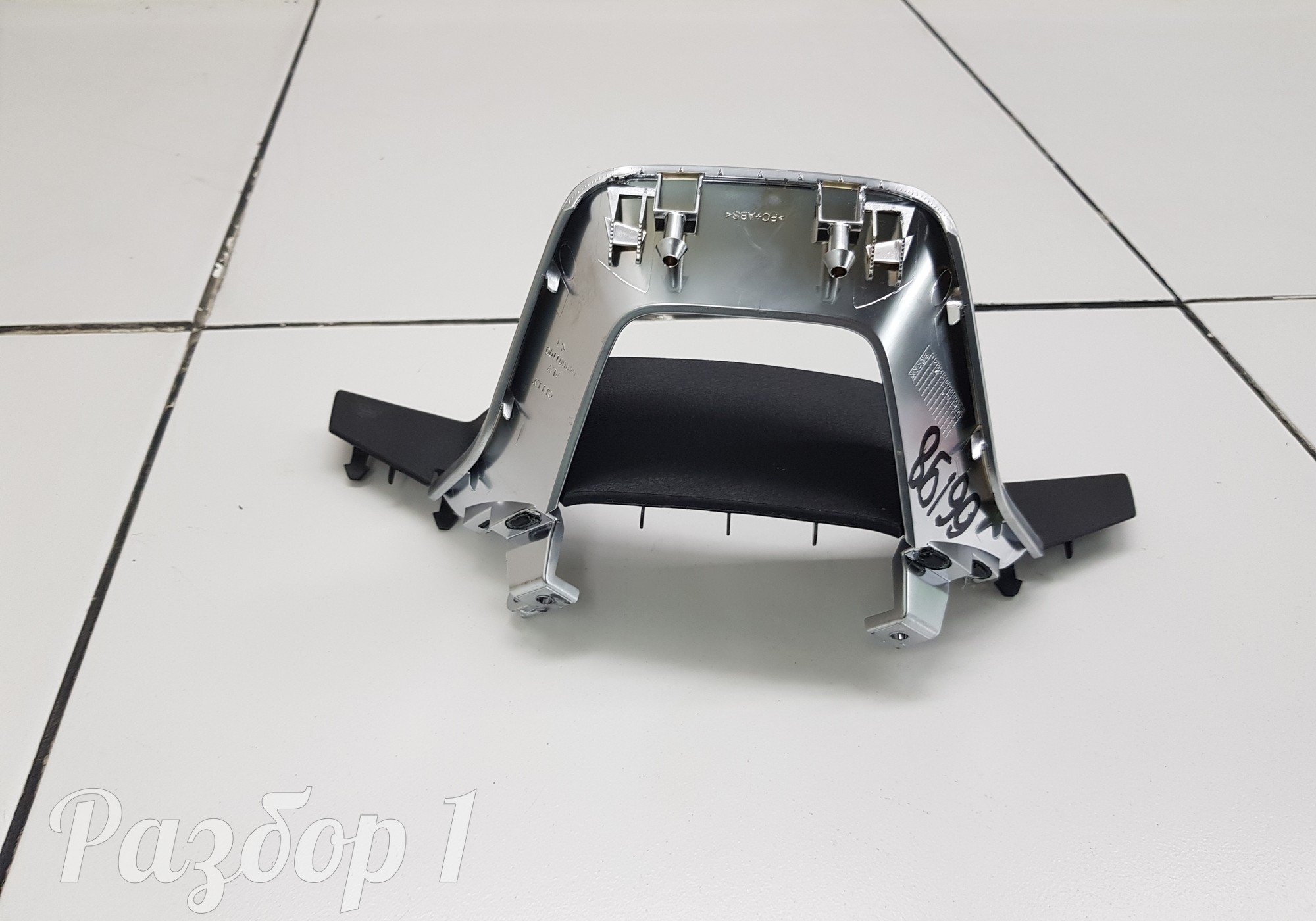 649001100 Накладка рулевого колеса для Geely Coolray (с 2020)