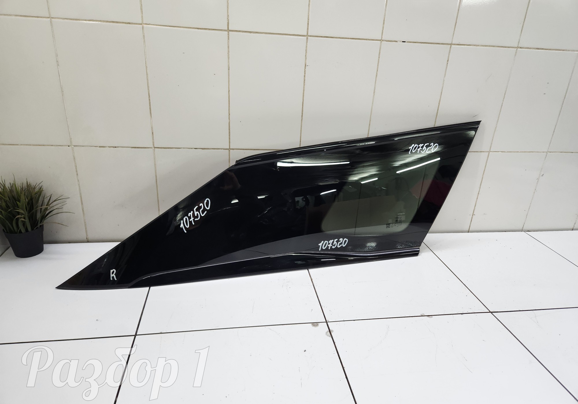 Стекло кузовное правое для Jaecoo J8 (с 2024)