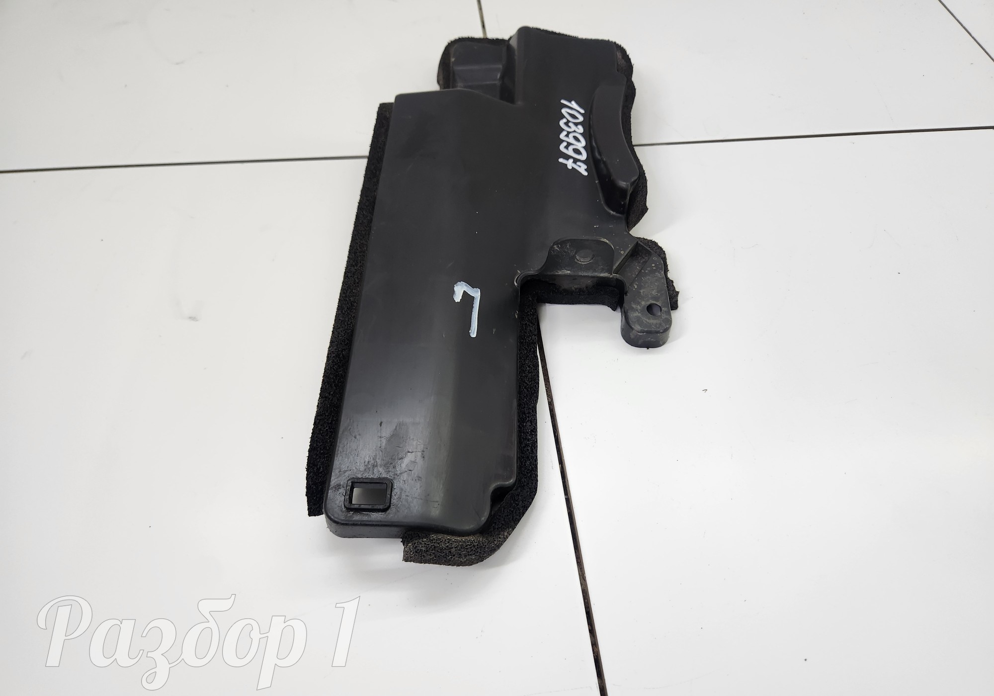 8889516963 Пыльник для Geely Emgrand (SS11) (с 2021)