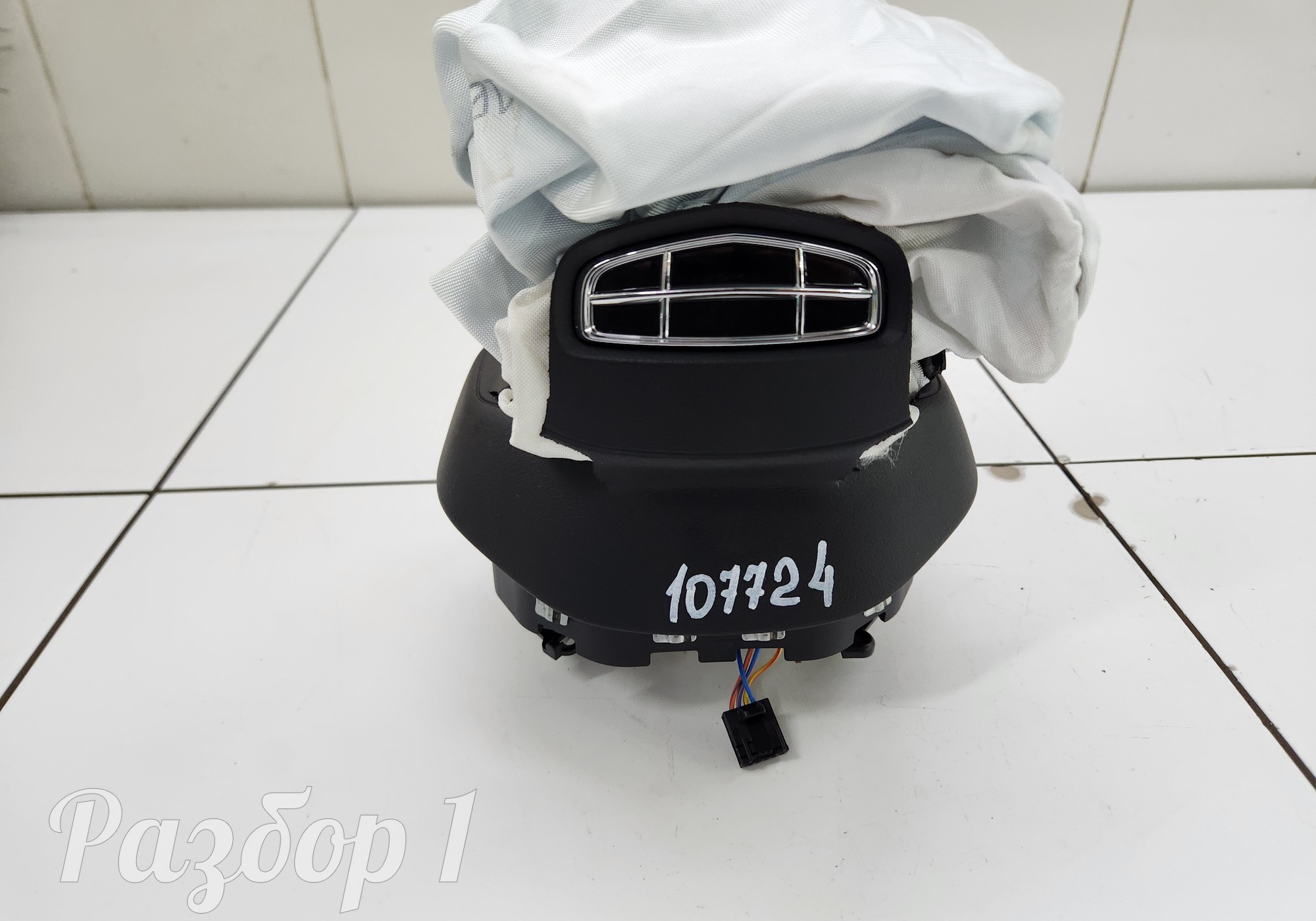 8889193604B01 Подушка безопасности водителя для Geely Emgrand (SS11) (с 2021)