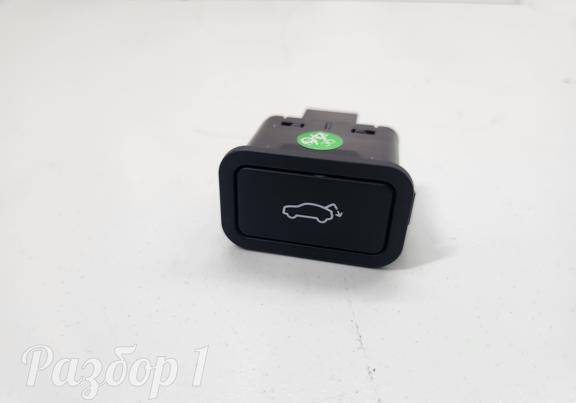 6600001039W17 Кнопка открывания багажника для Geely Monjaro (с 2021)