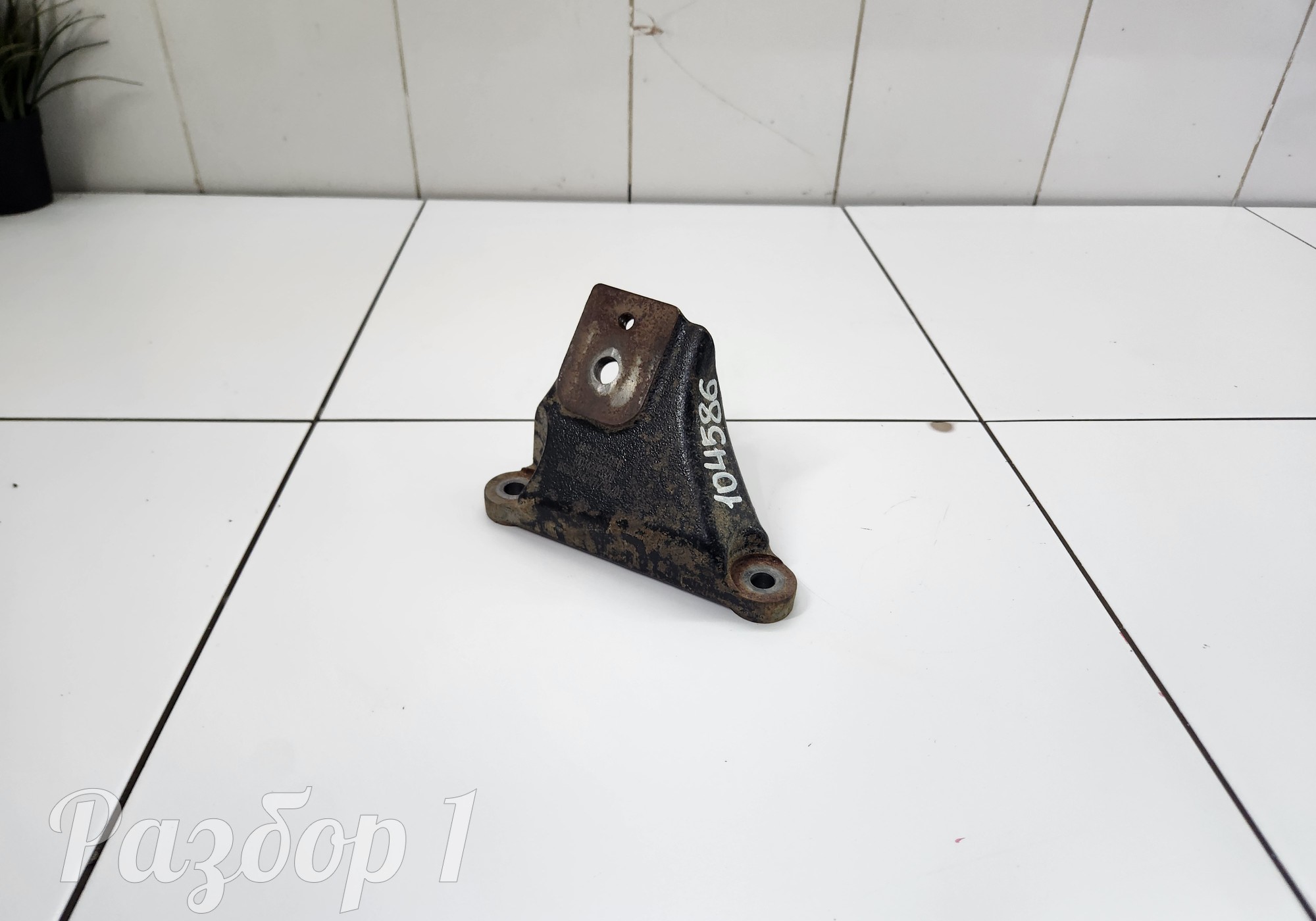 1001420P33Z0 Опора двигателя для Jac T9 (с 2023)