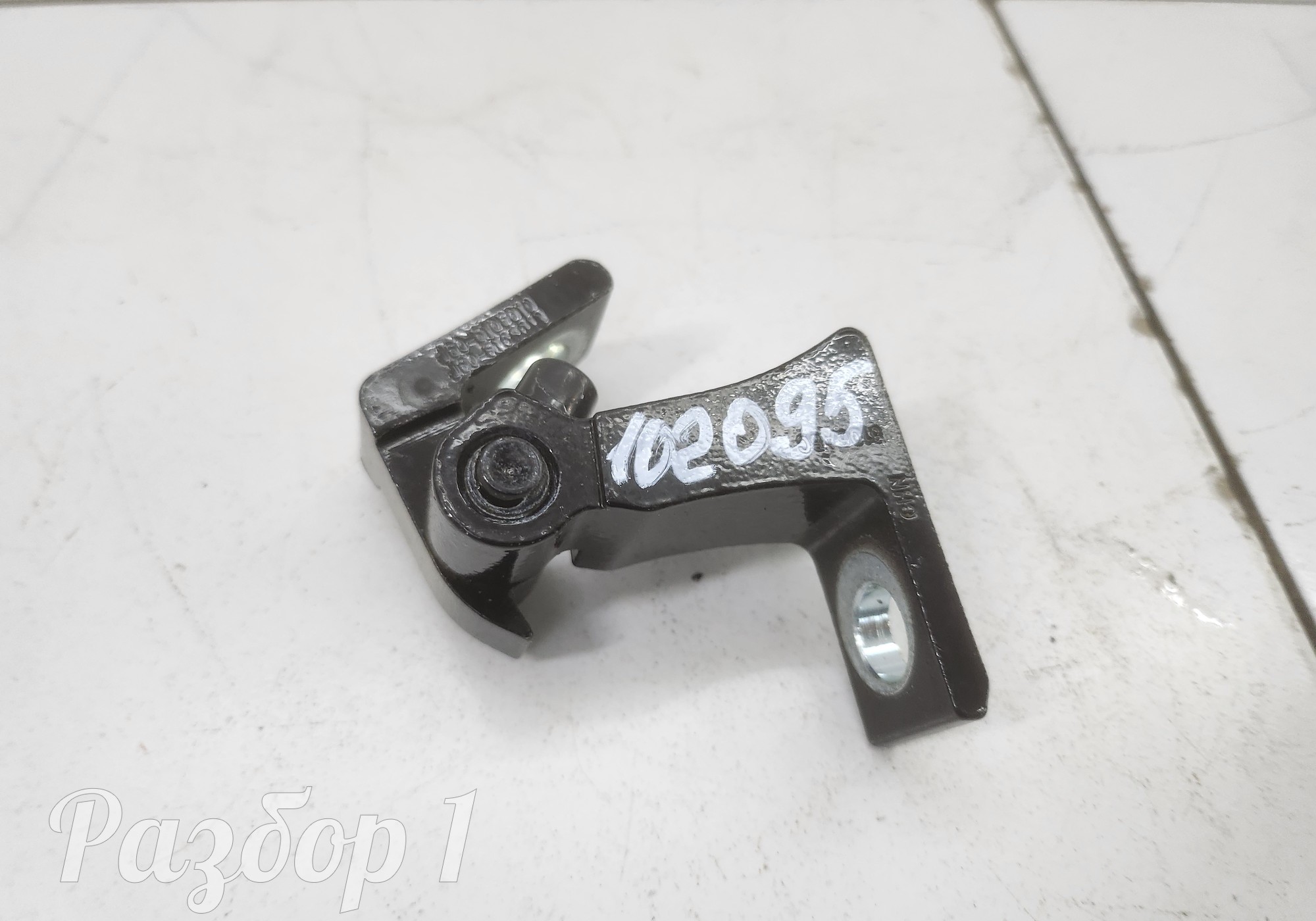 Петля двери задняя левая верхняя для Chery Tiggo 9 (с 2023)