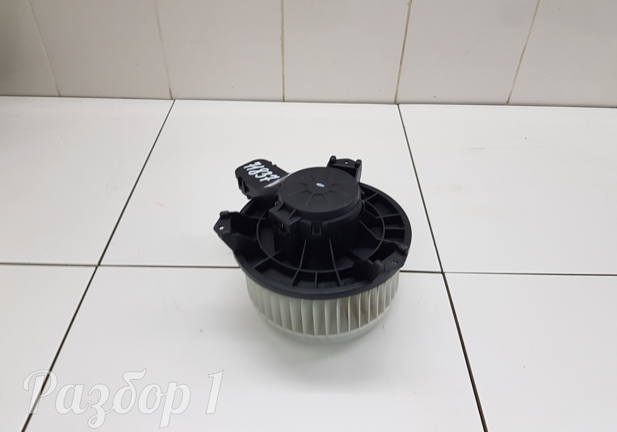 8022021100 Моторчик отопителя для Geely Coolray (с 2020)