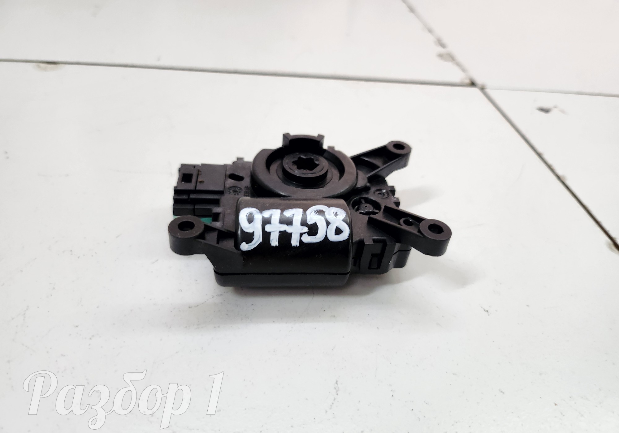 H021576077 Моторчик привода заслонок отопителя для Geely Monjaro (с 2021)