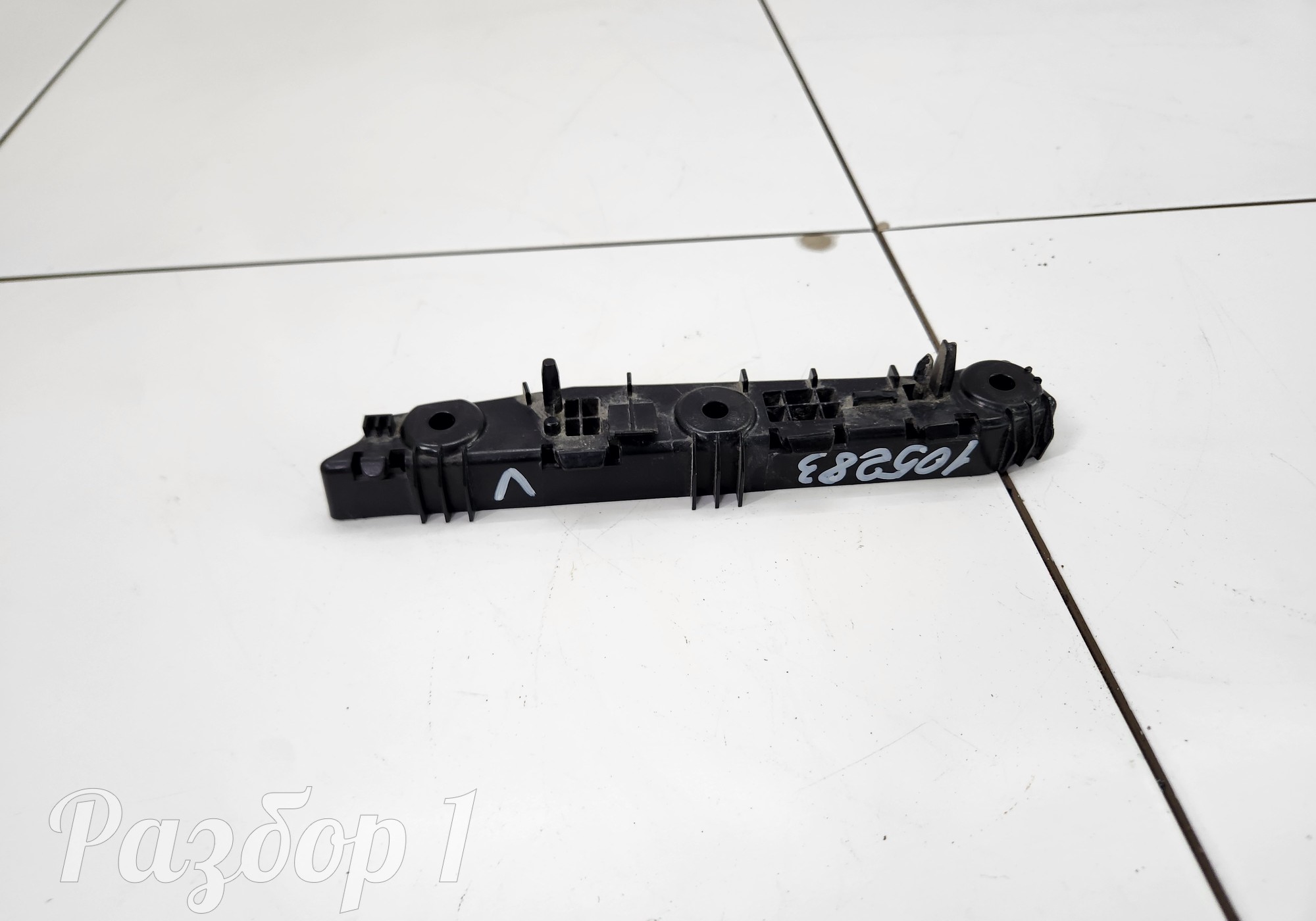 2803211BS01 Кронштейн переднего бампера (левый) для Changan Alsvin (с 2018)