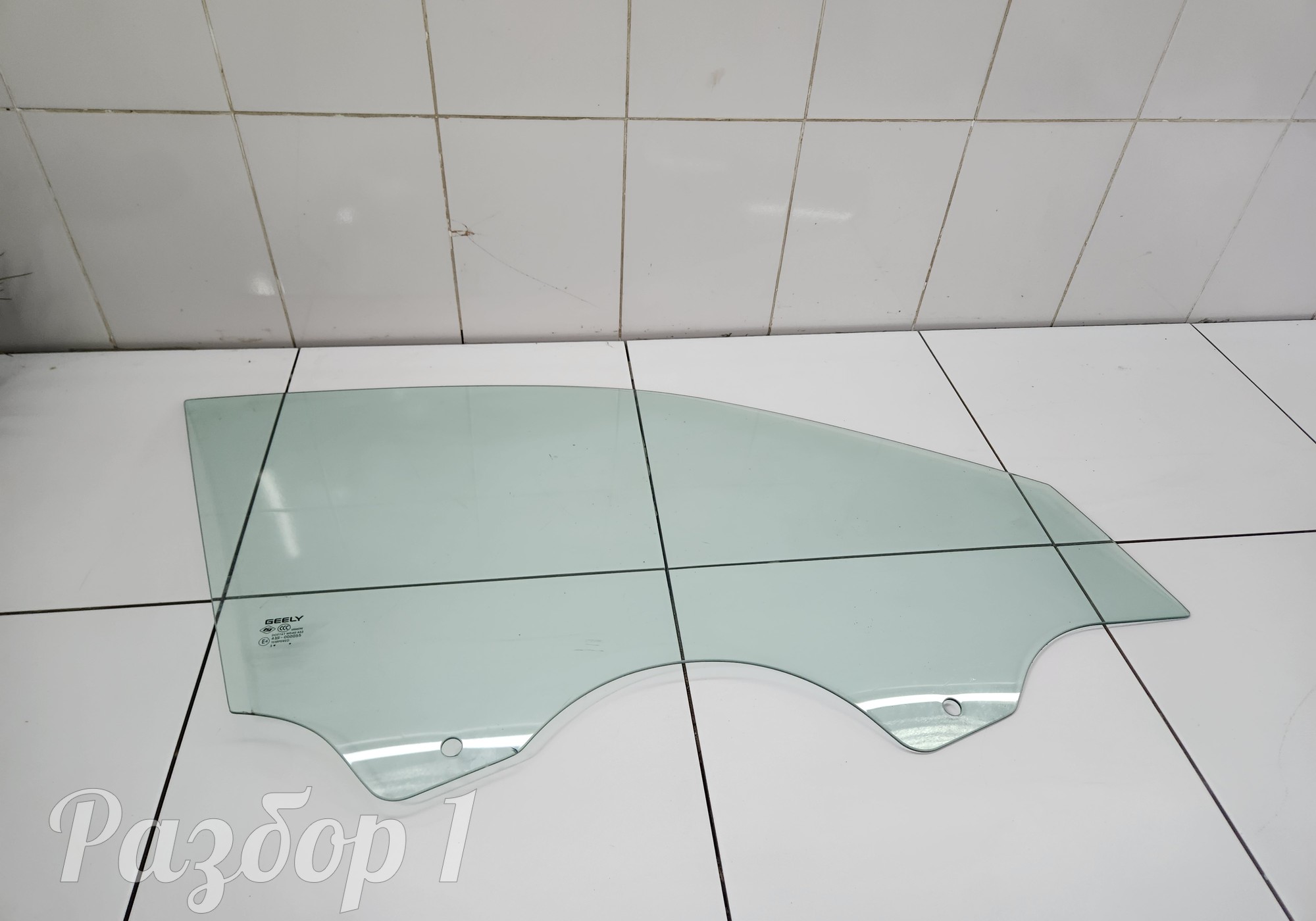 5079055600 Стекло двери переднее правое для Geely Tugella (с 2019)