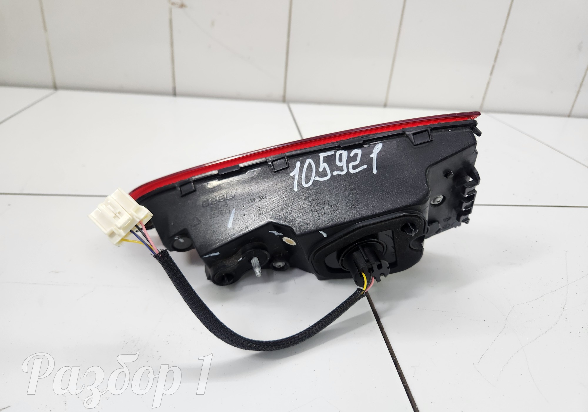 Фонарь задний левый крышки багажника для Geely Tugella (с 2019)