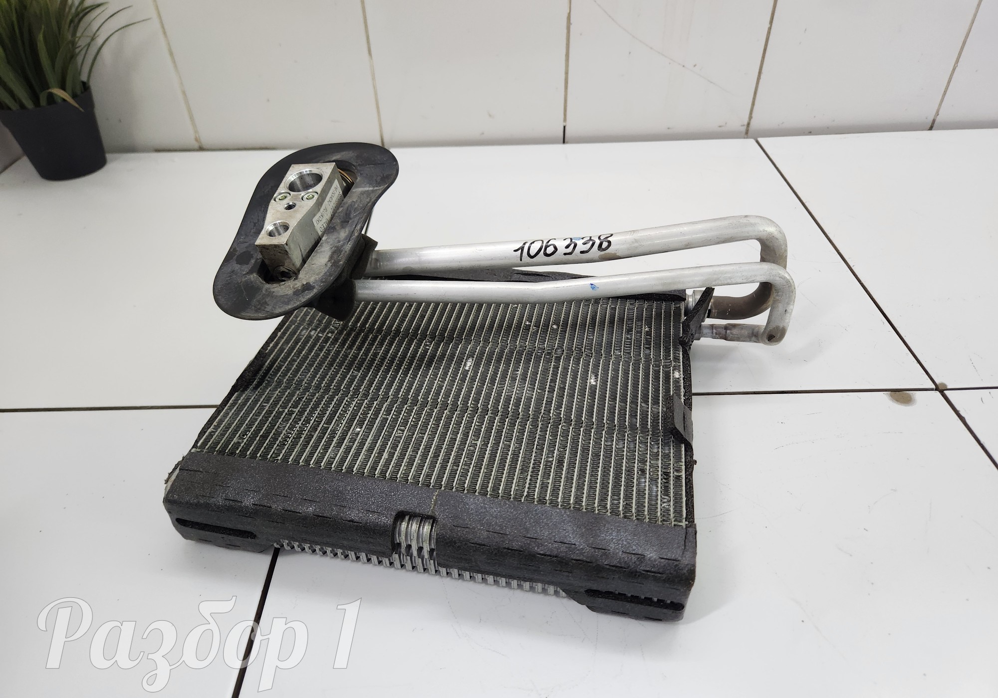 Радиатор кондиционера (конденсер) для Geely Atlas Pro (с 2021)