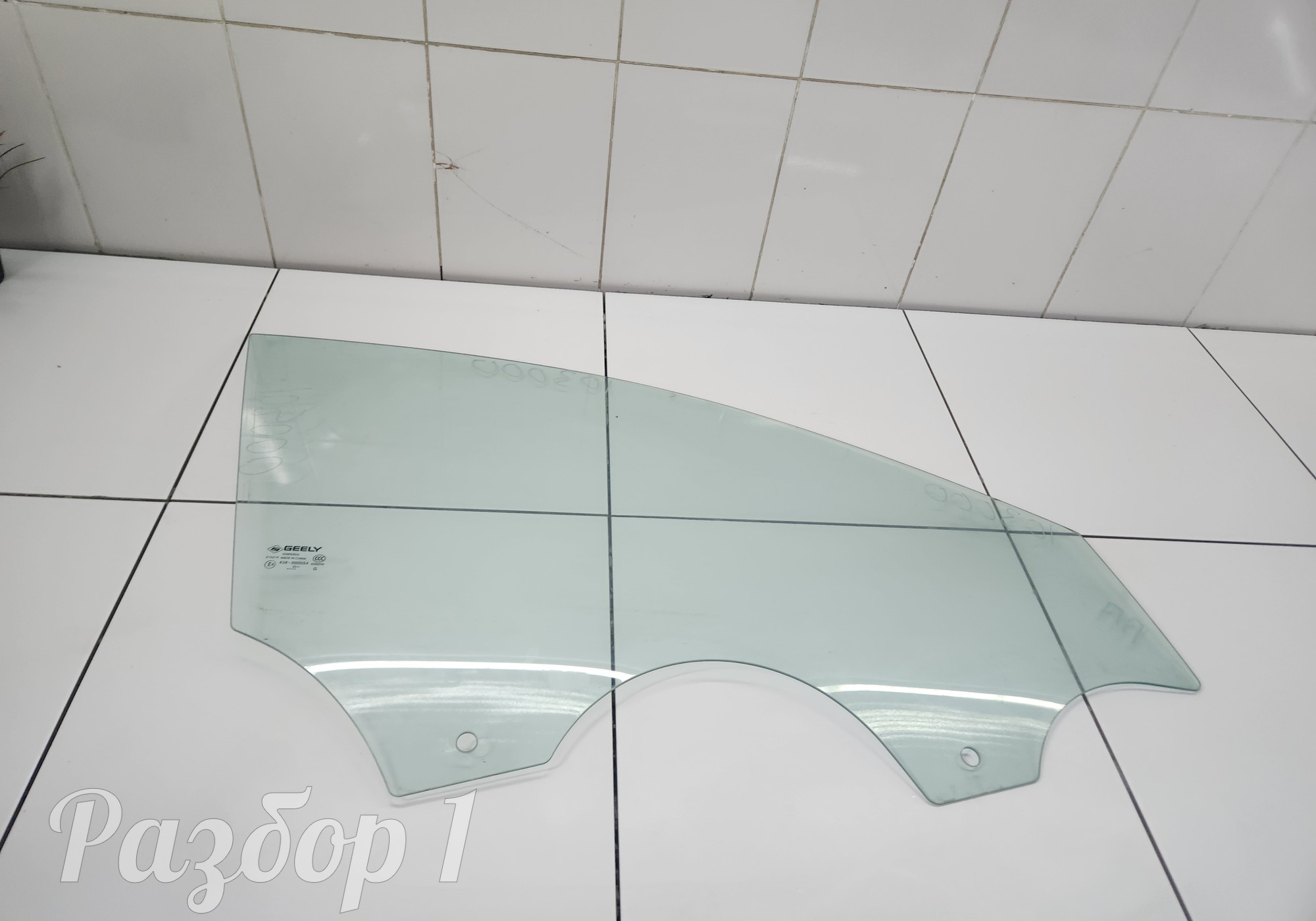 5079091700 Стекло двери переднее правое для Geely Emgrand (SS11) (с 2021)