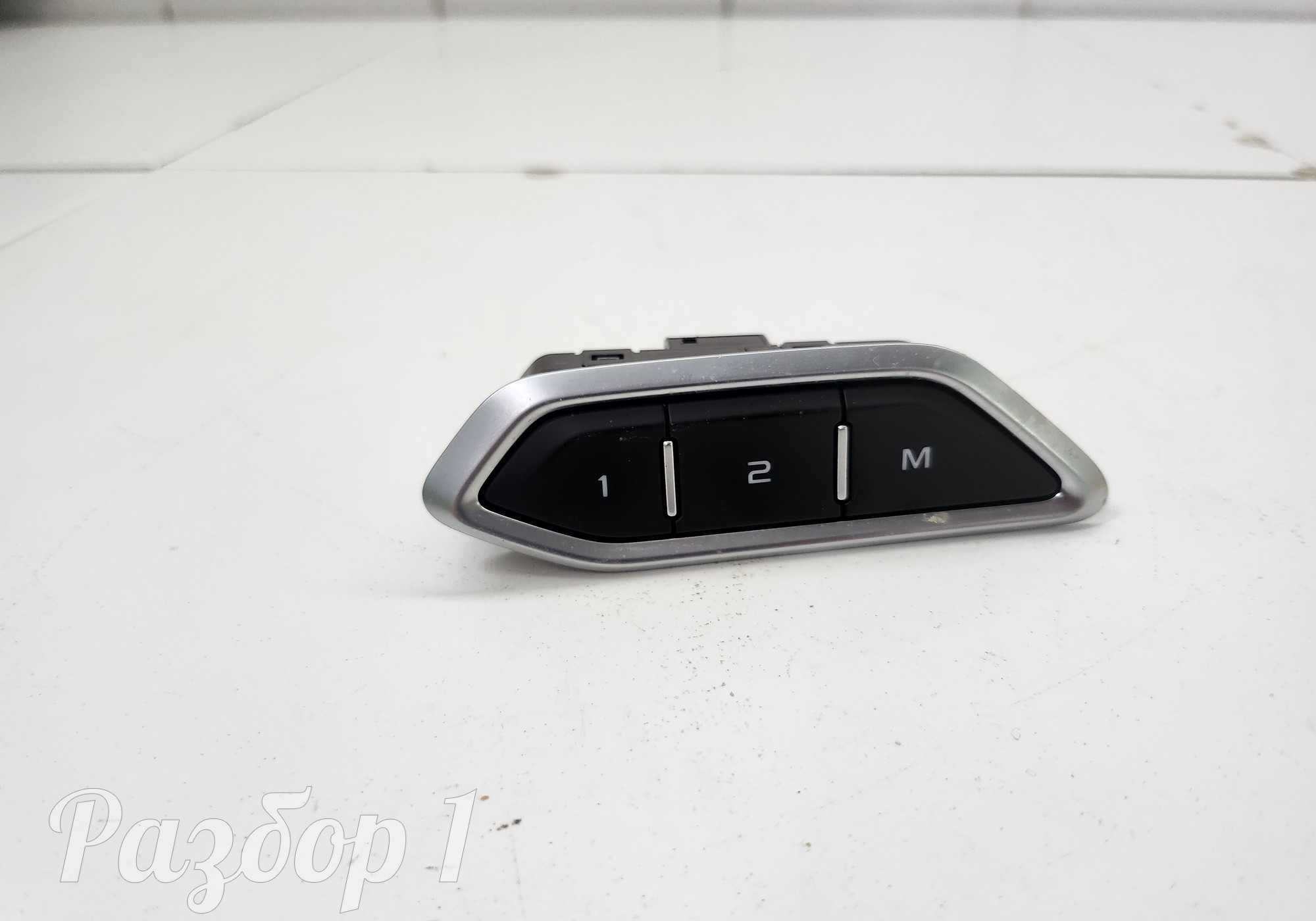 6600000677 Кнопки регулировки сиденья переднего левого для Geely Tugella (с 2019)