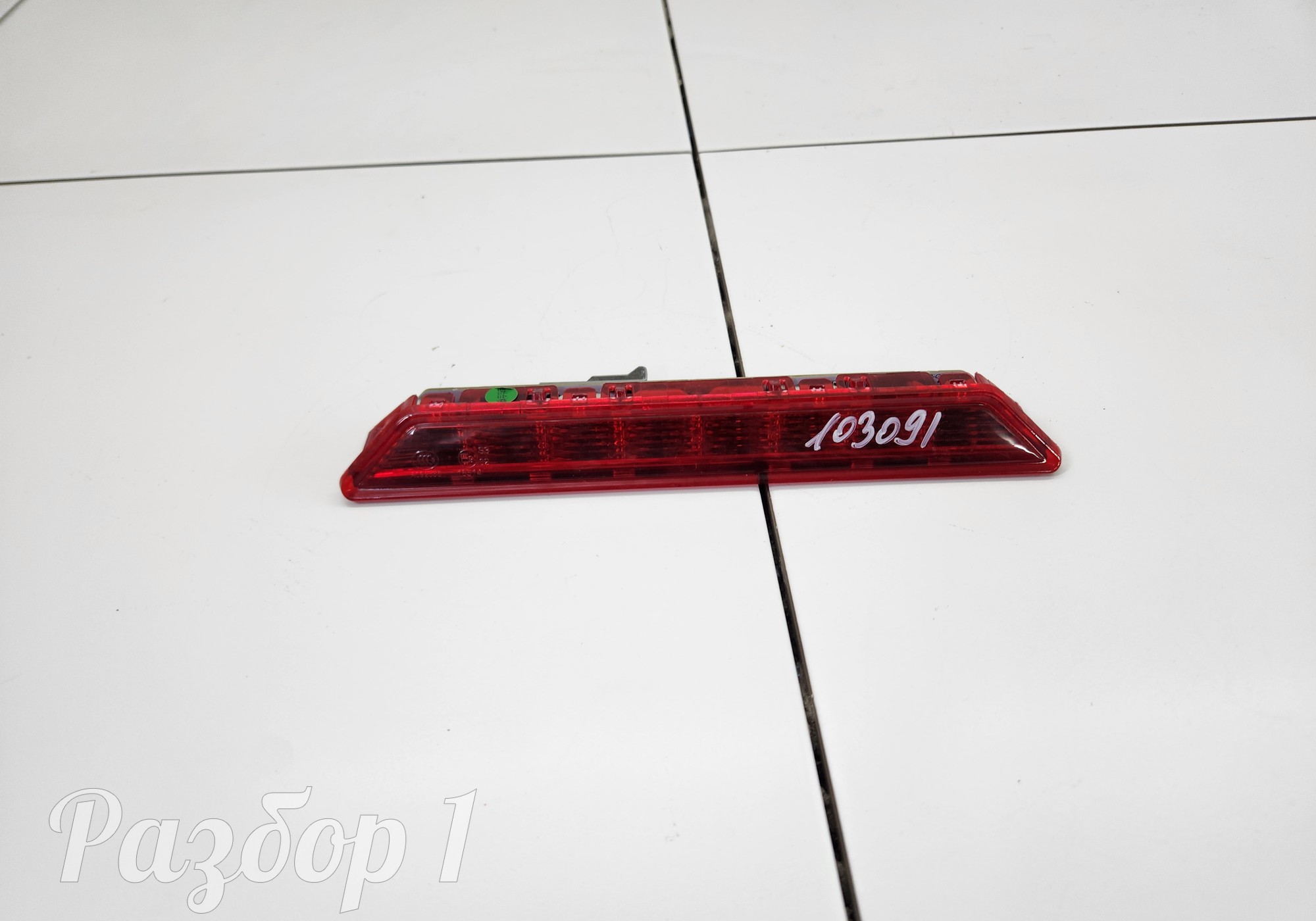 01735372 стоп-сигнал для Geely Emgrand (SS11) (с 2021)