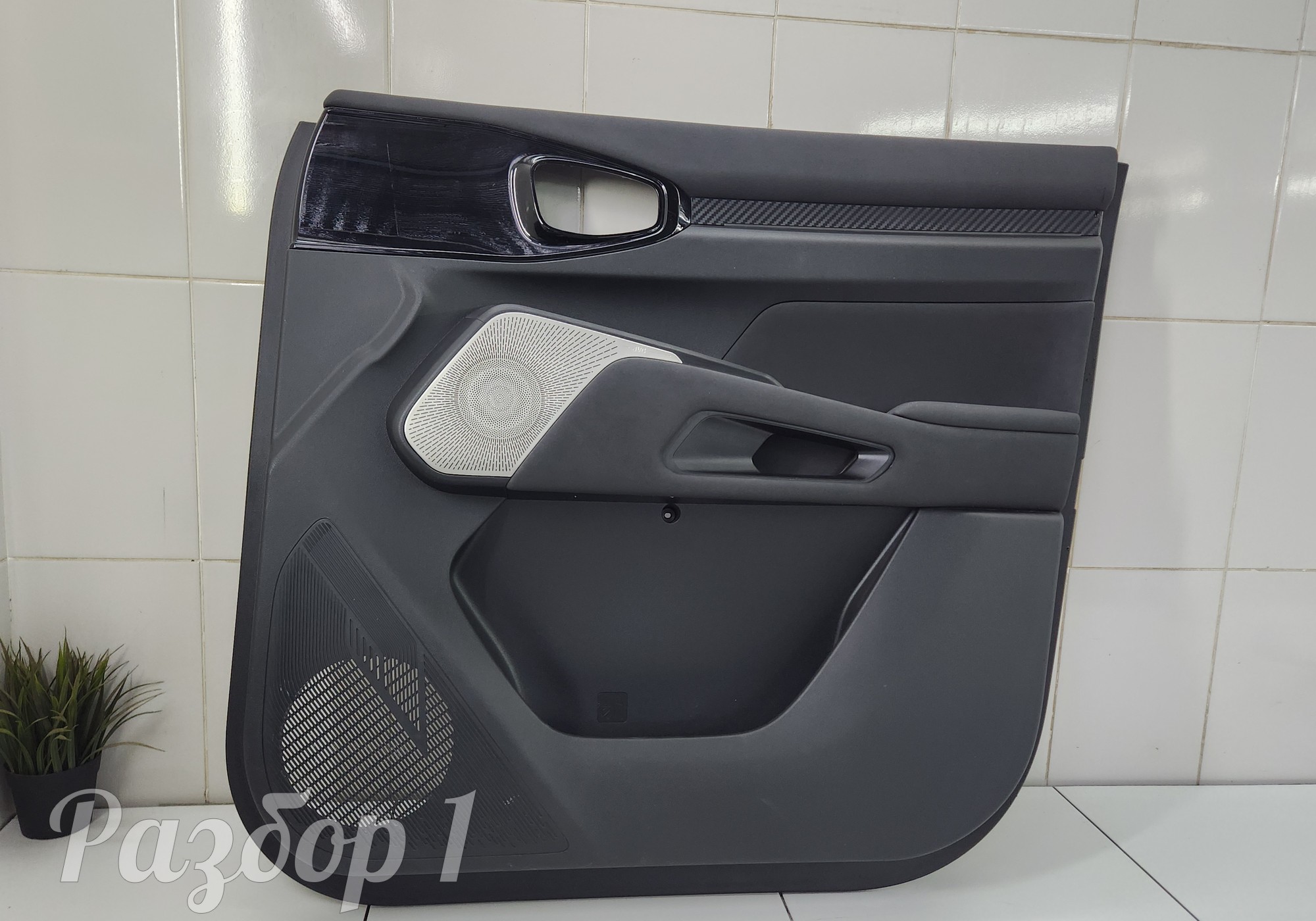 6102106XKJ20A Обшивка двери передняя правая для Haval H3 (с 2024)
