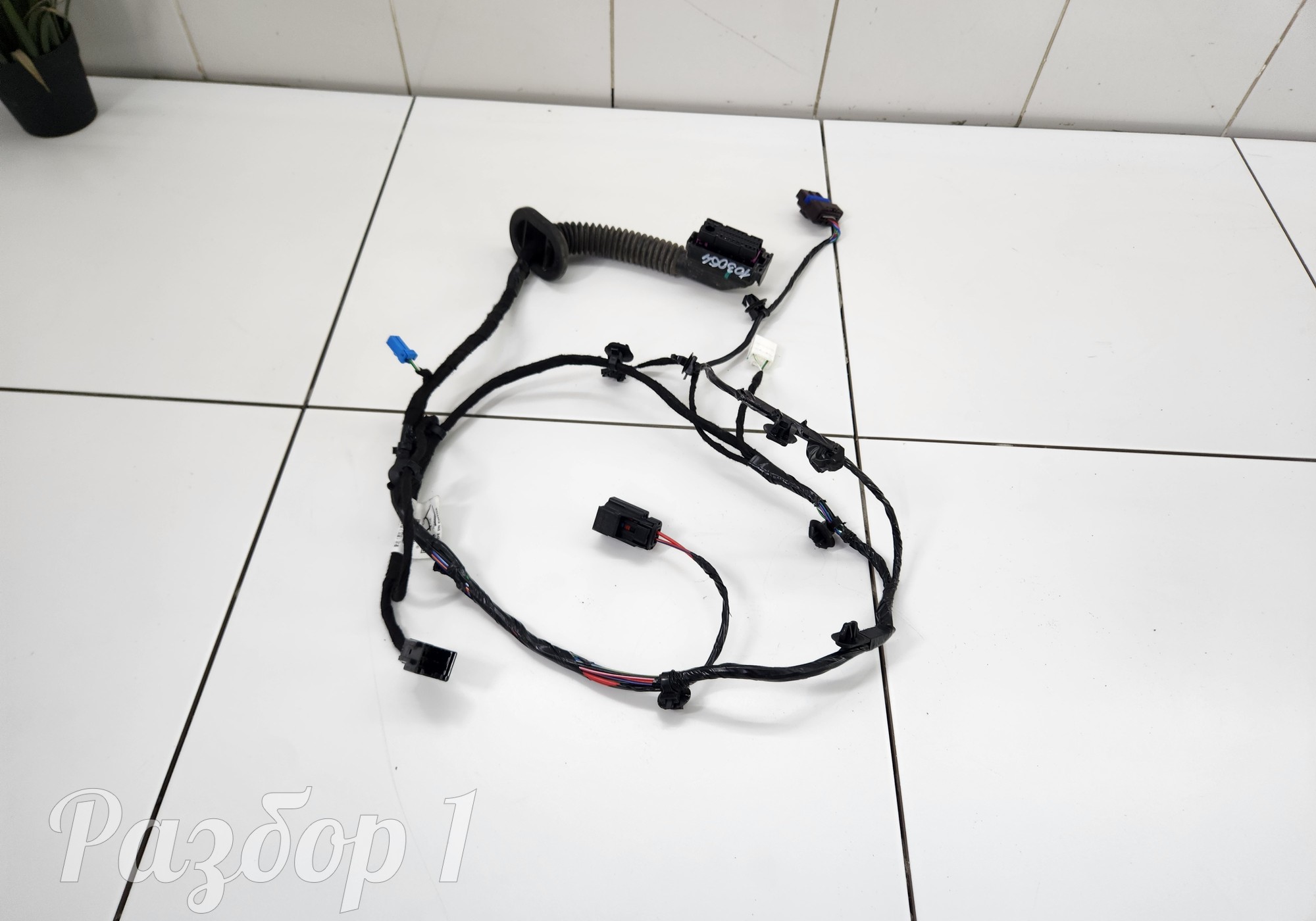 8893468484 Электропроводка передней правой двери для Geely Emgrand (SS11) (с 2021)