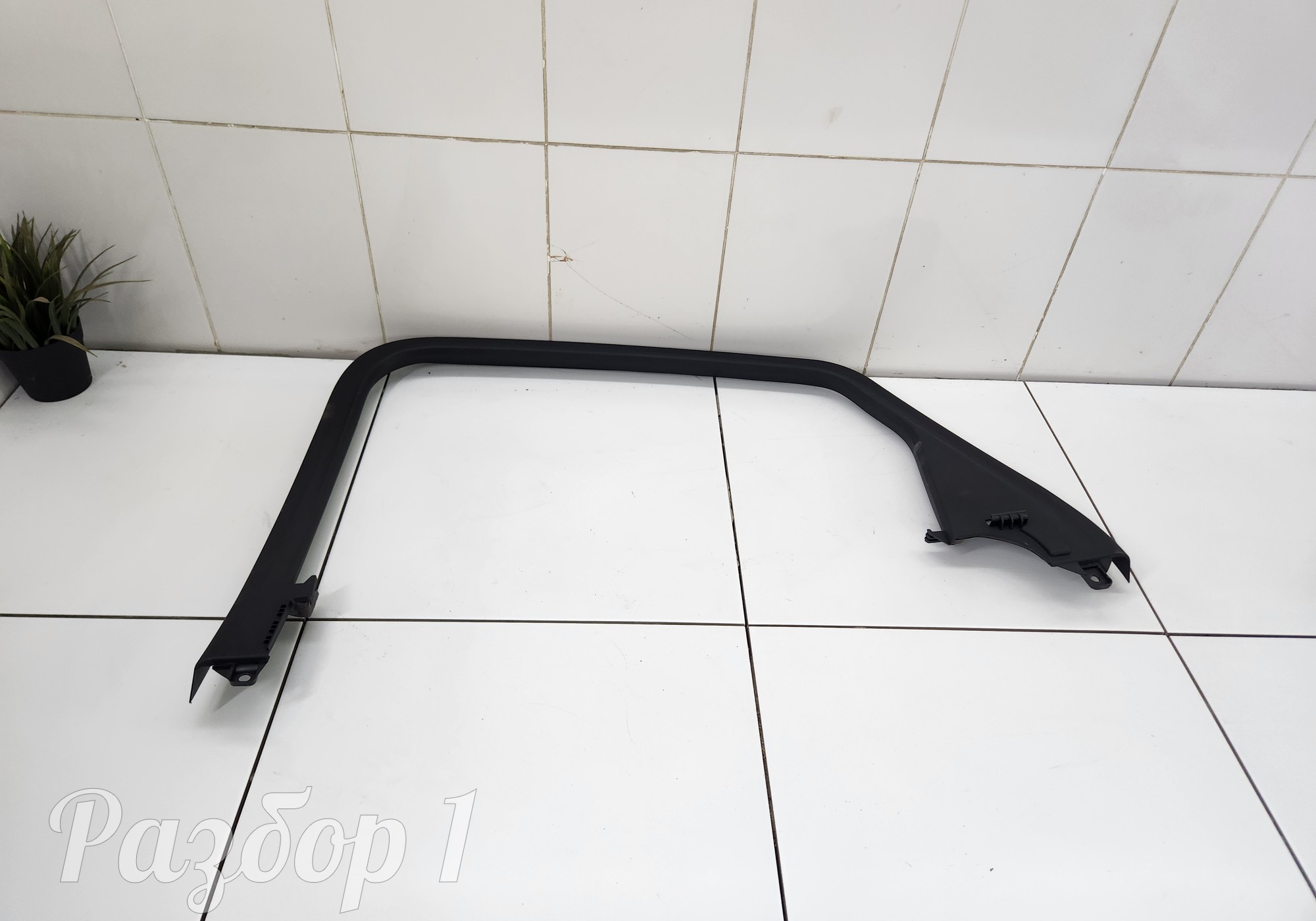 6600015427 Накладка задней правой двери для Geely Tugella (с 2019)