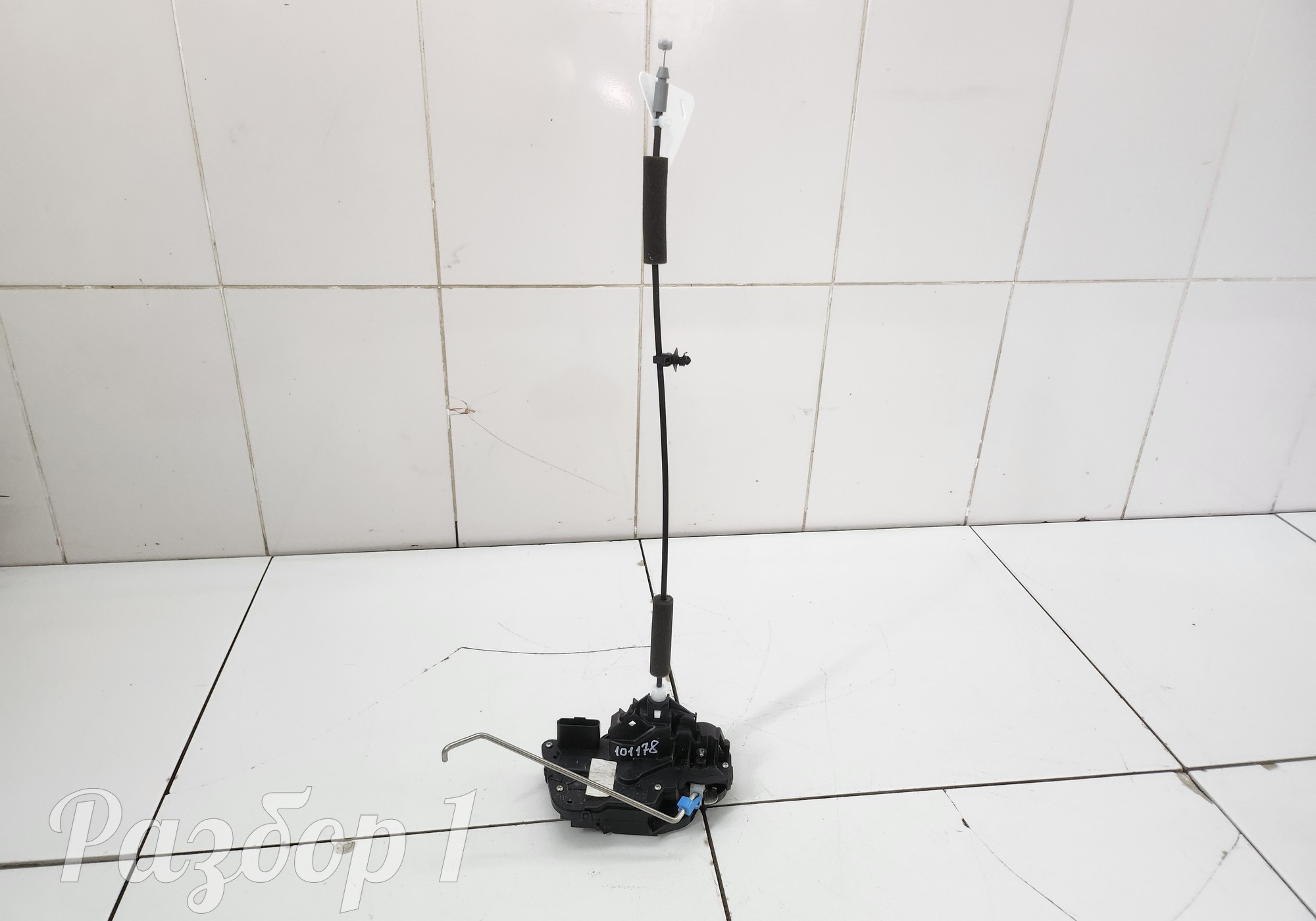 01858070 Замок передней правой двери для Geely Emgrand (SS11) (с 2021)