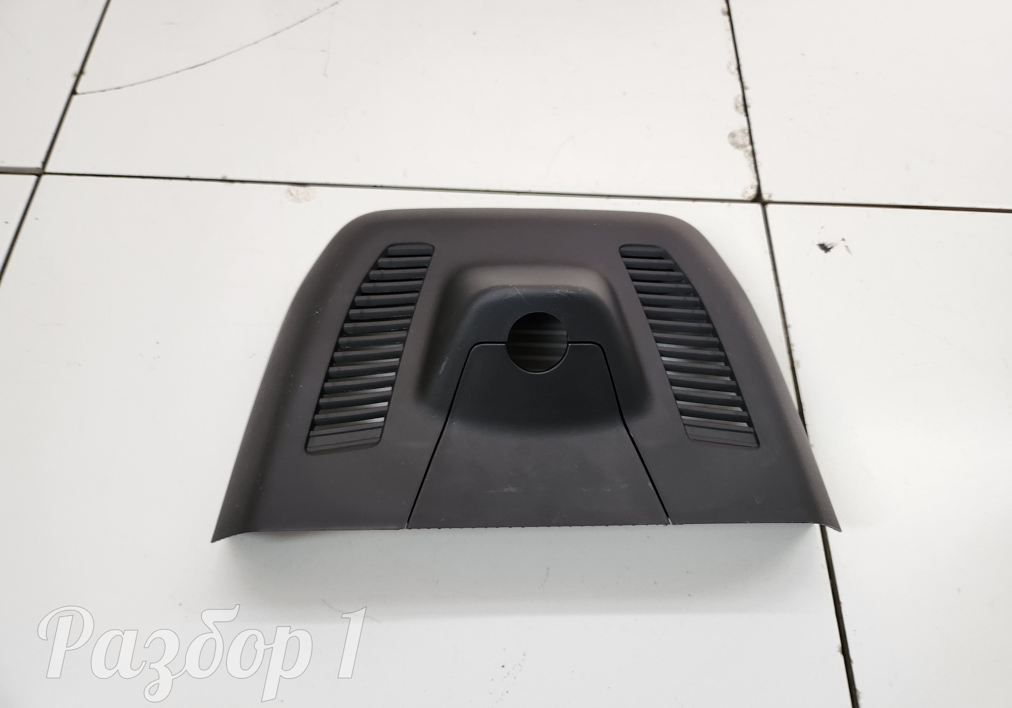 8889302640 Накладка лобового стекла для Geely Monjaro (с 2021)