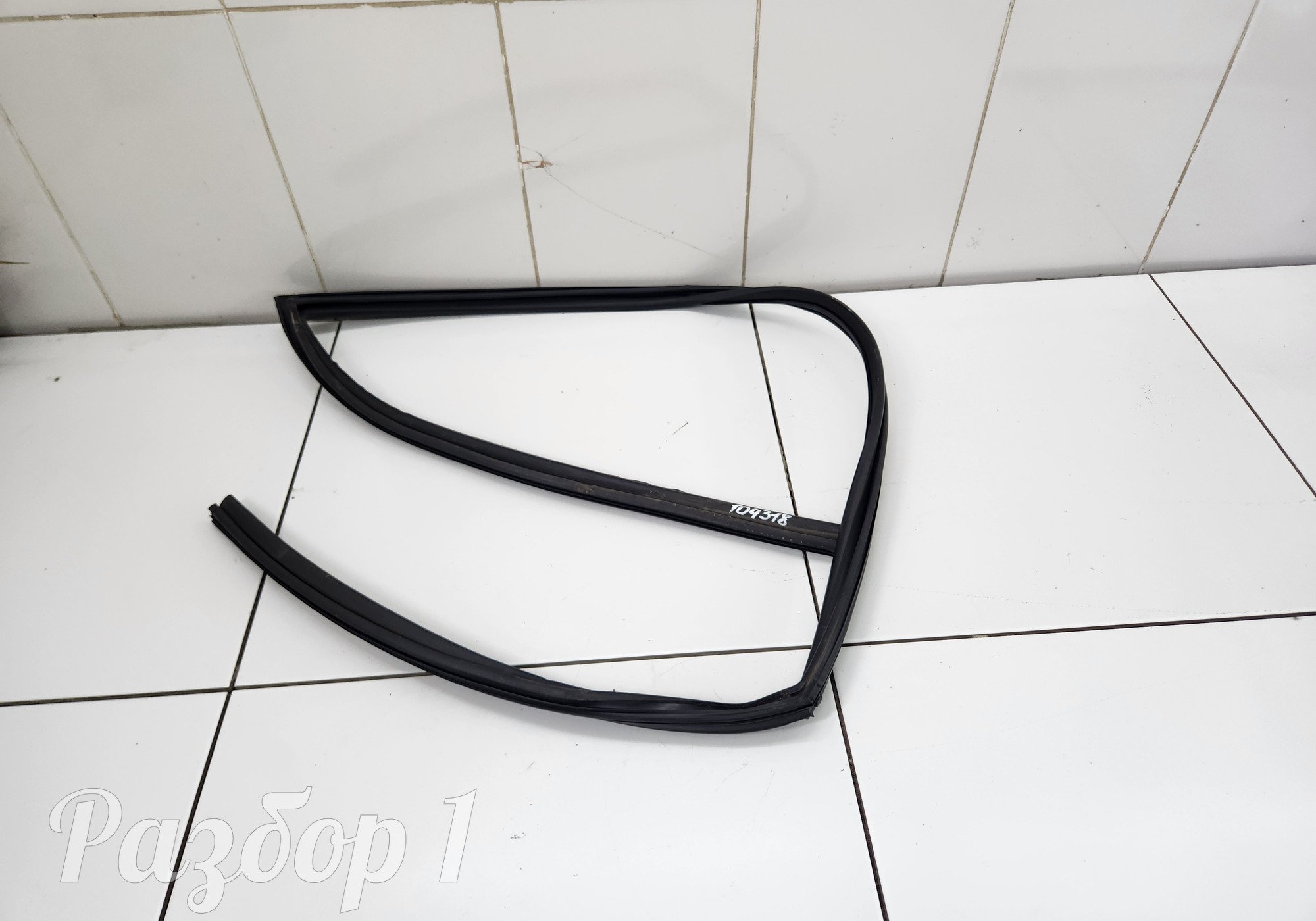 Уплотнитель стекла передней правой двери для Gac GS3 (с 2024)