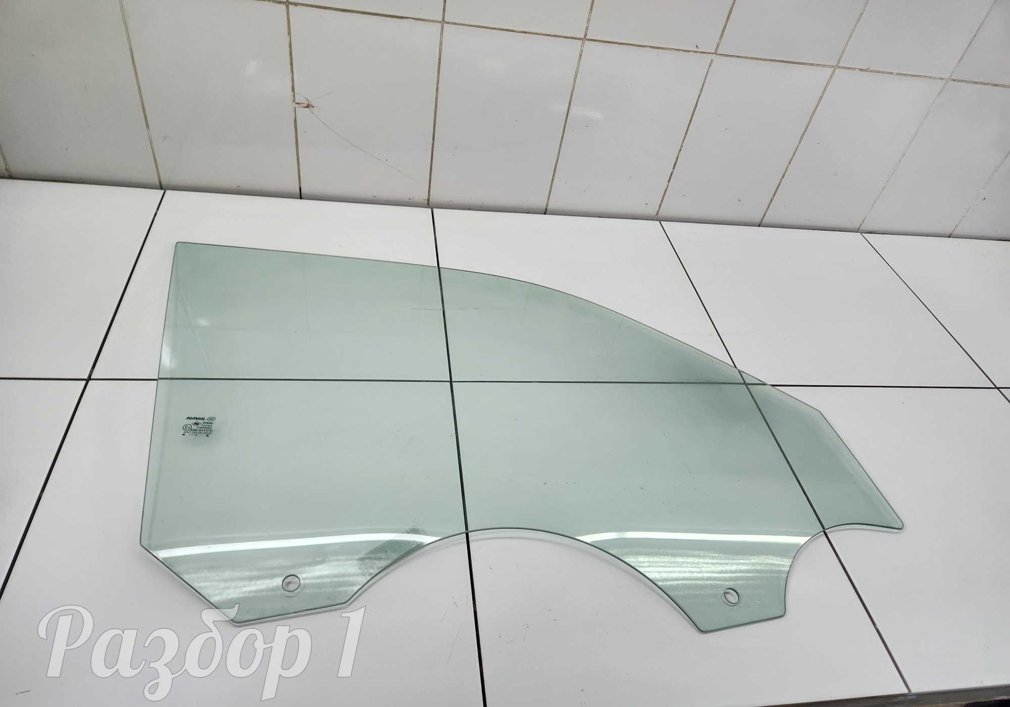 5079055600 Стекло двери переднее правое для Geely Tugella (с 2019)