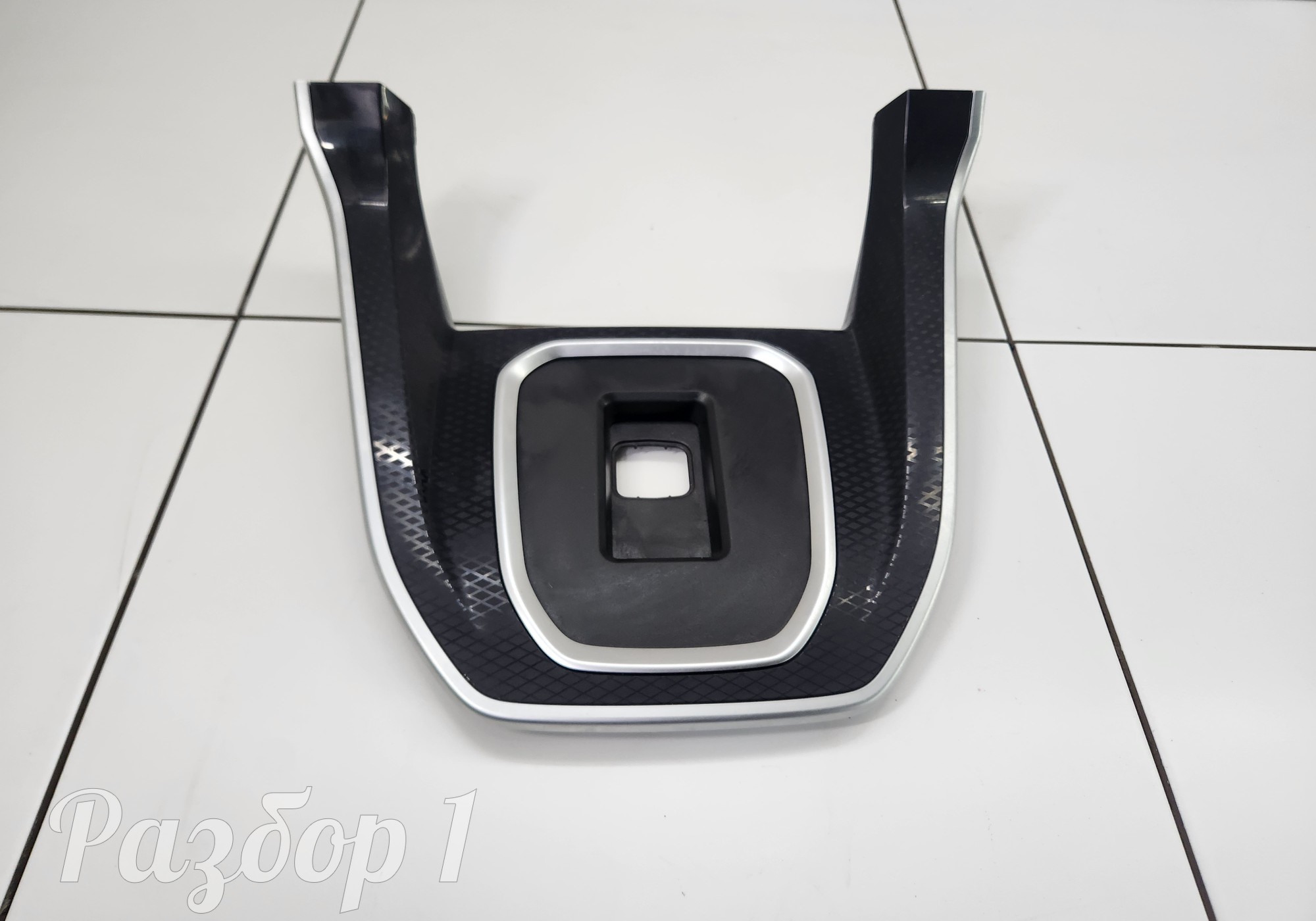 5305190XKZ0YA Накладка центральной консоли селектора АКПП для Haval M6 II (с 2021)