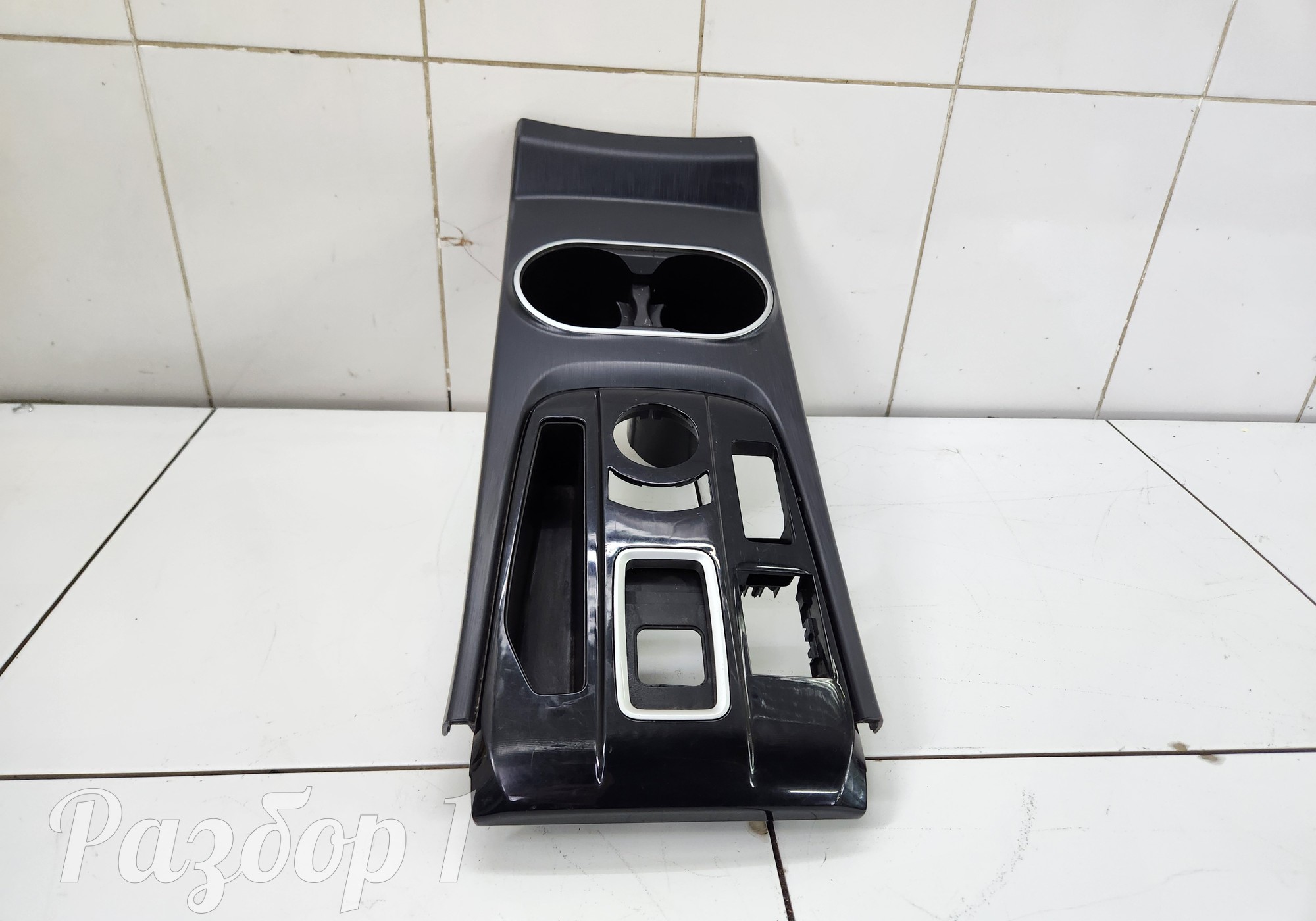 5305108XPW13A8P Накладка центральной консоли для Great Wall Poer (с 2019)