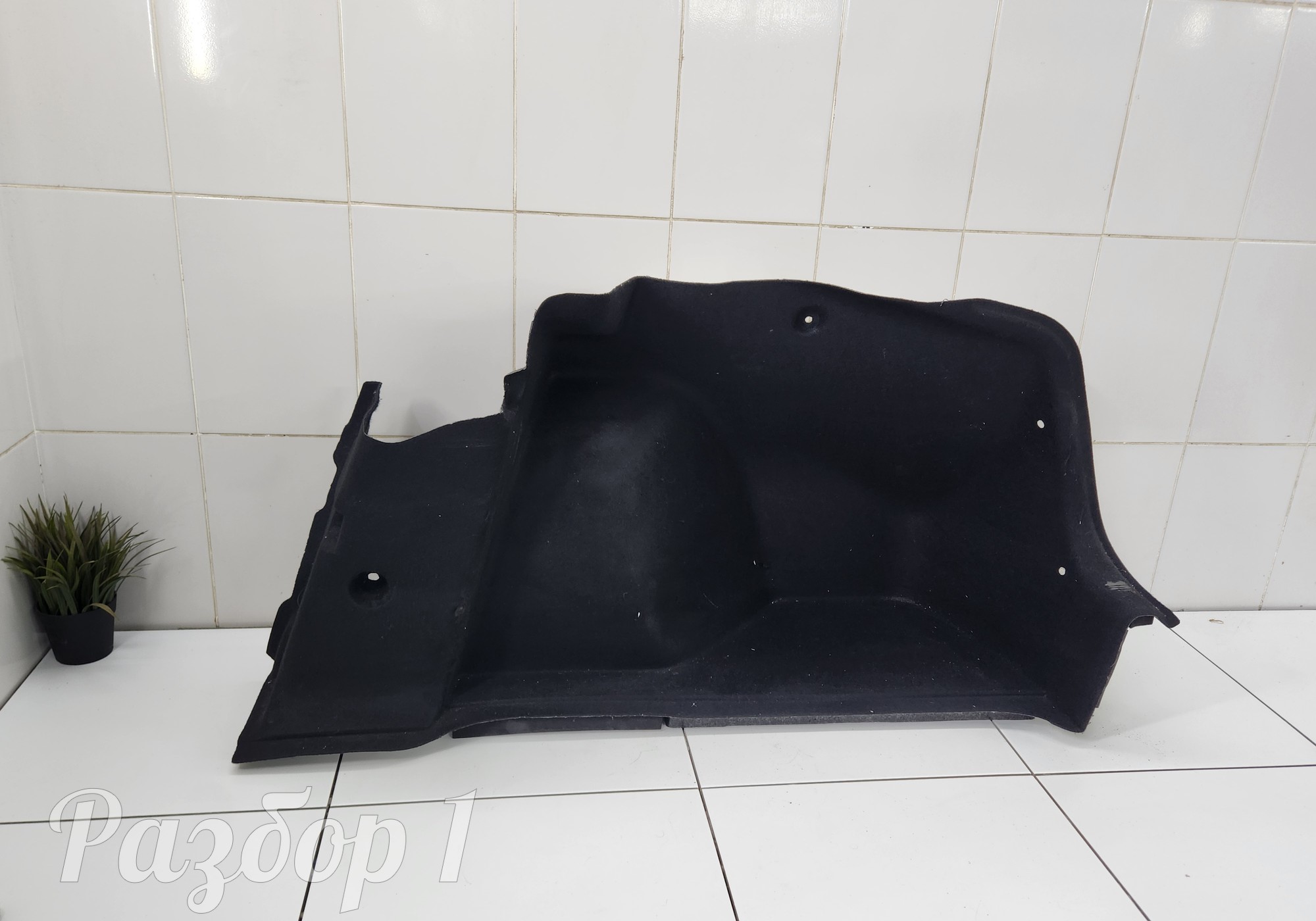 8889531635 Обшивка багажника правая для Geely Emgrand (SS11) (с 2021)