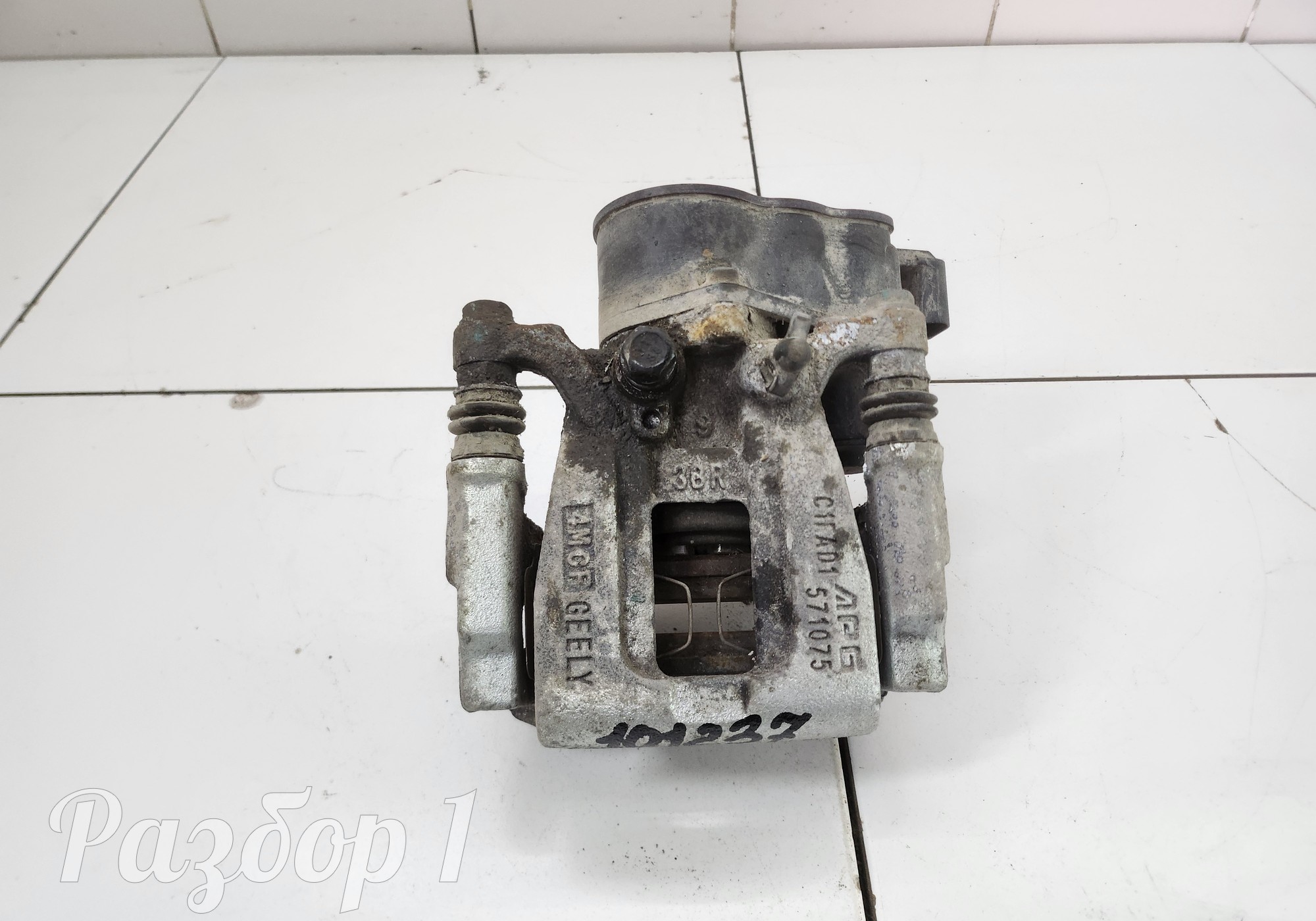 4050083900 Суппорт задний правый для Geely Emgrand (SS11) (с 2021)