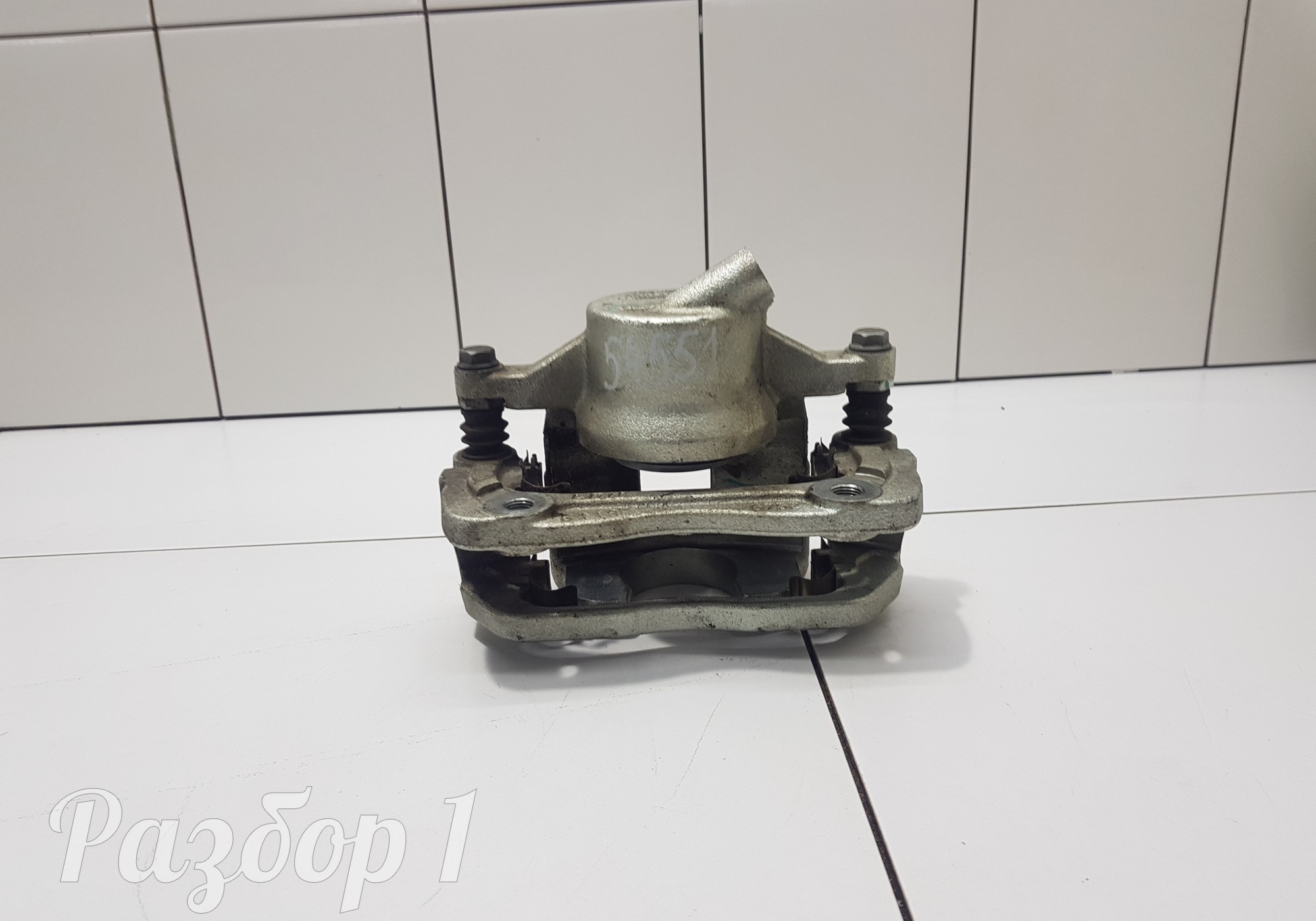 204000450AA Суппорт передний правый для Chery Tiggo 8
