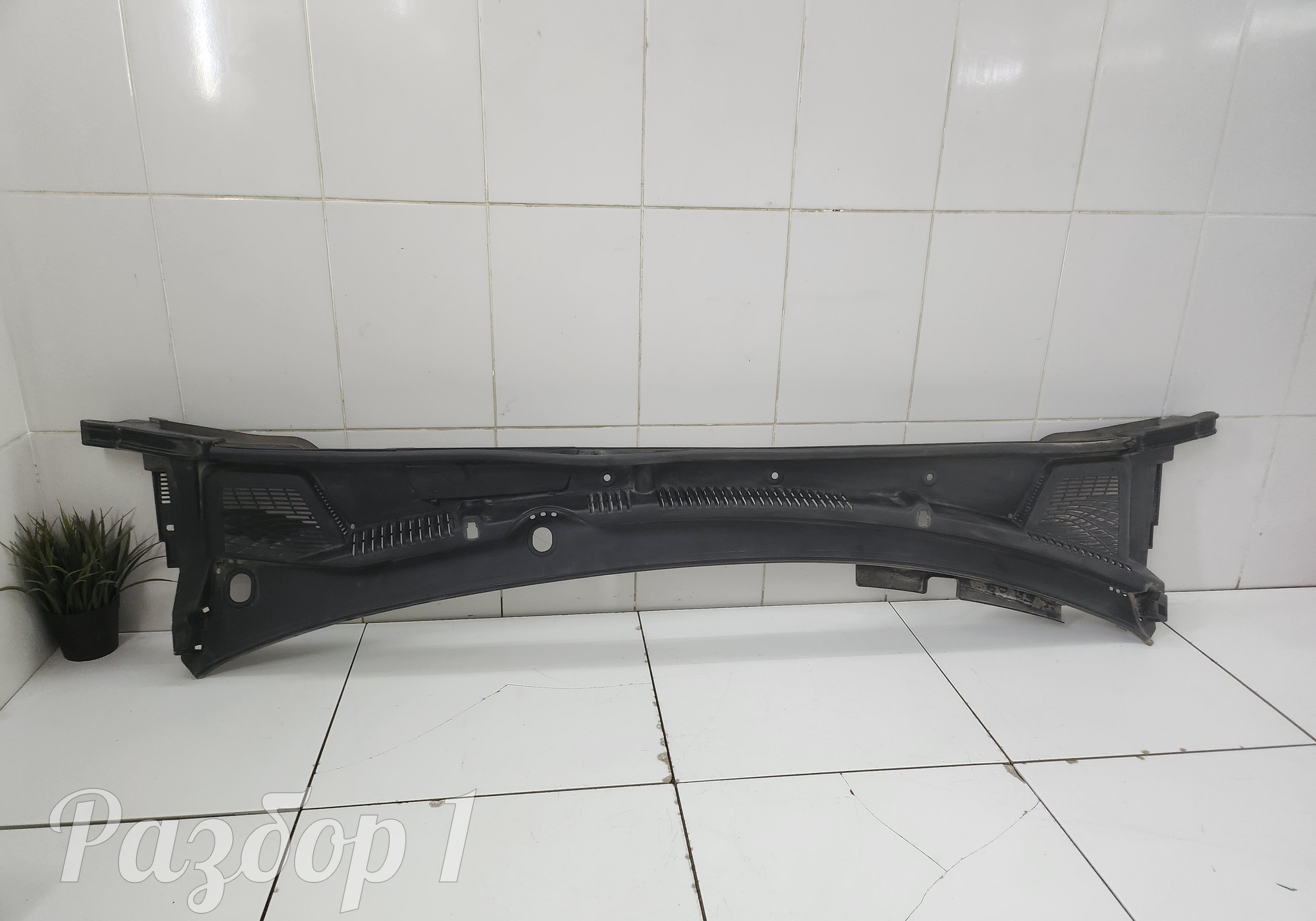 8889517025 Решетка стеклоочистителя (планка под лобовое стекло) для Geely Emgrand (SS11) (с 2021)