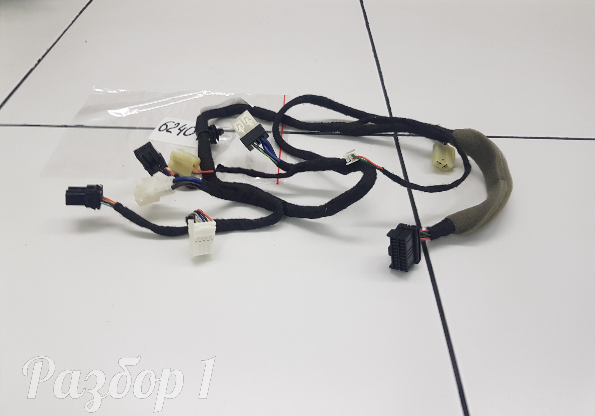 C155010452 Электропроводка отопителя для Geely Coolray (с 2020)