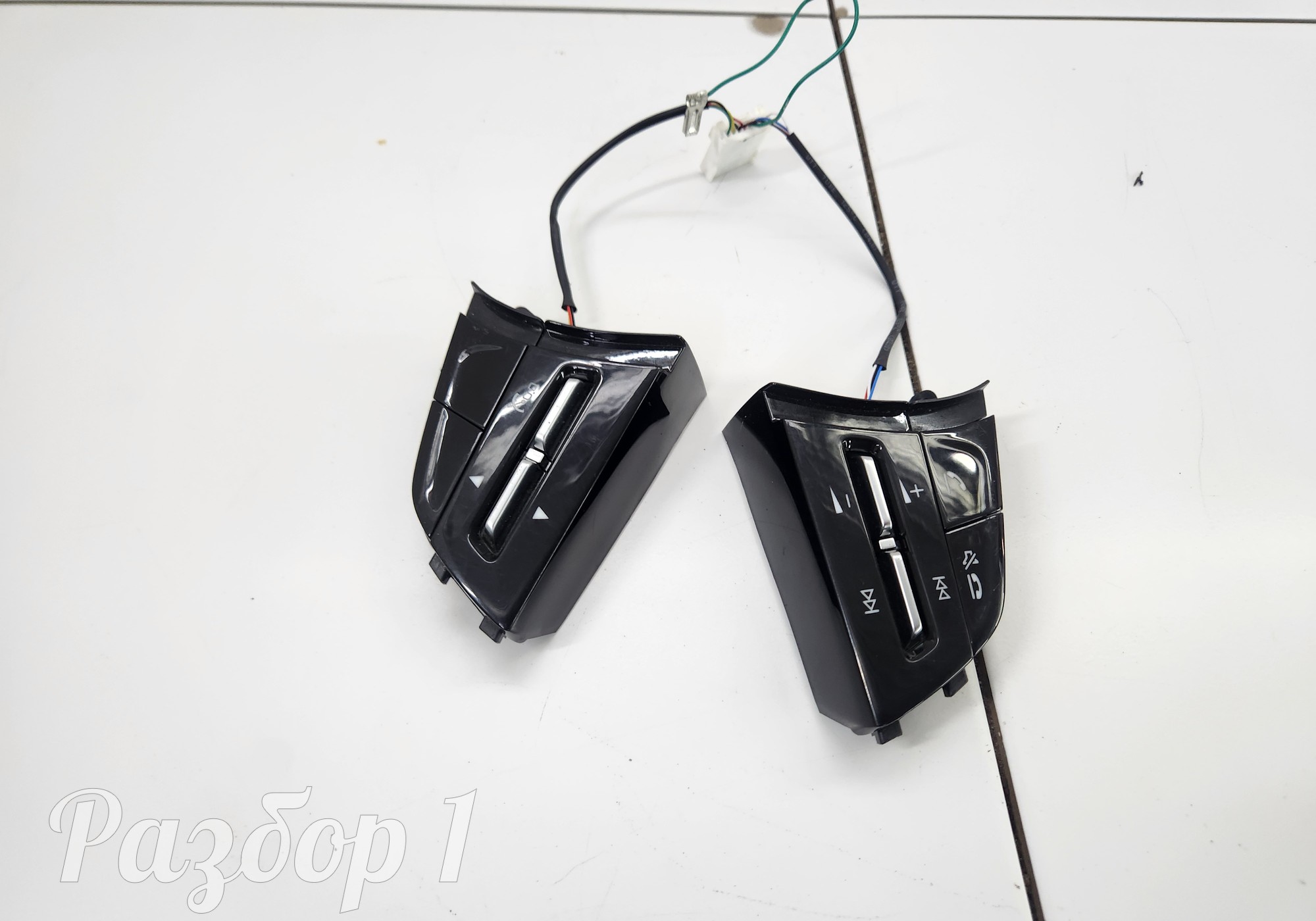 Блок кнопок на руль для Faw Bestune B70 (с 2020)