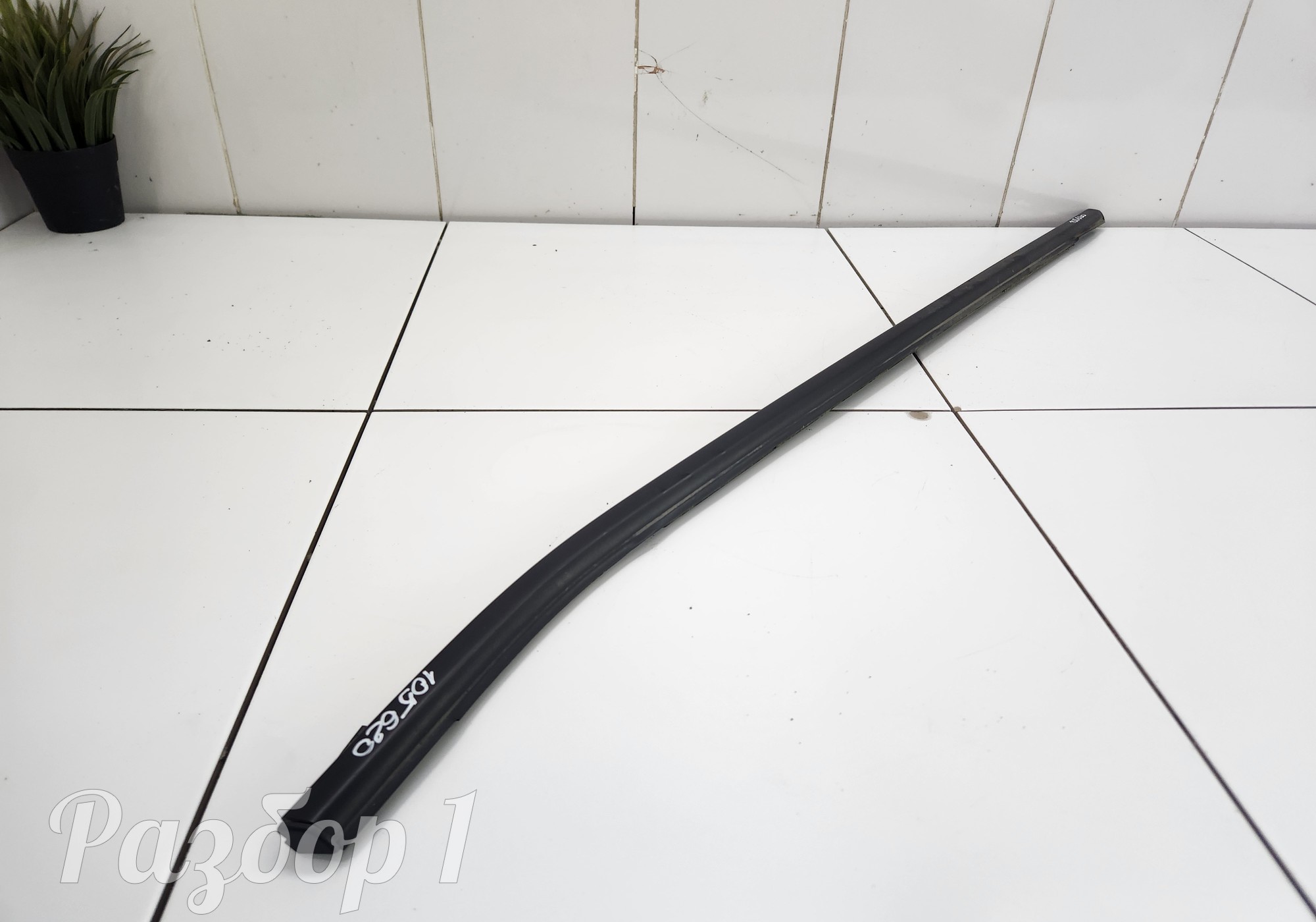 Молдинг стекла задней левой двери для Faw Bestune B70 (с 2020)