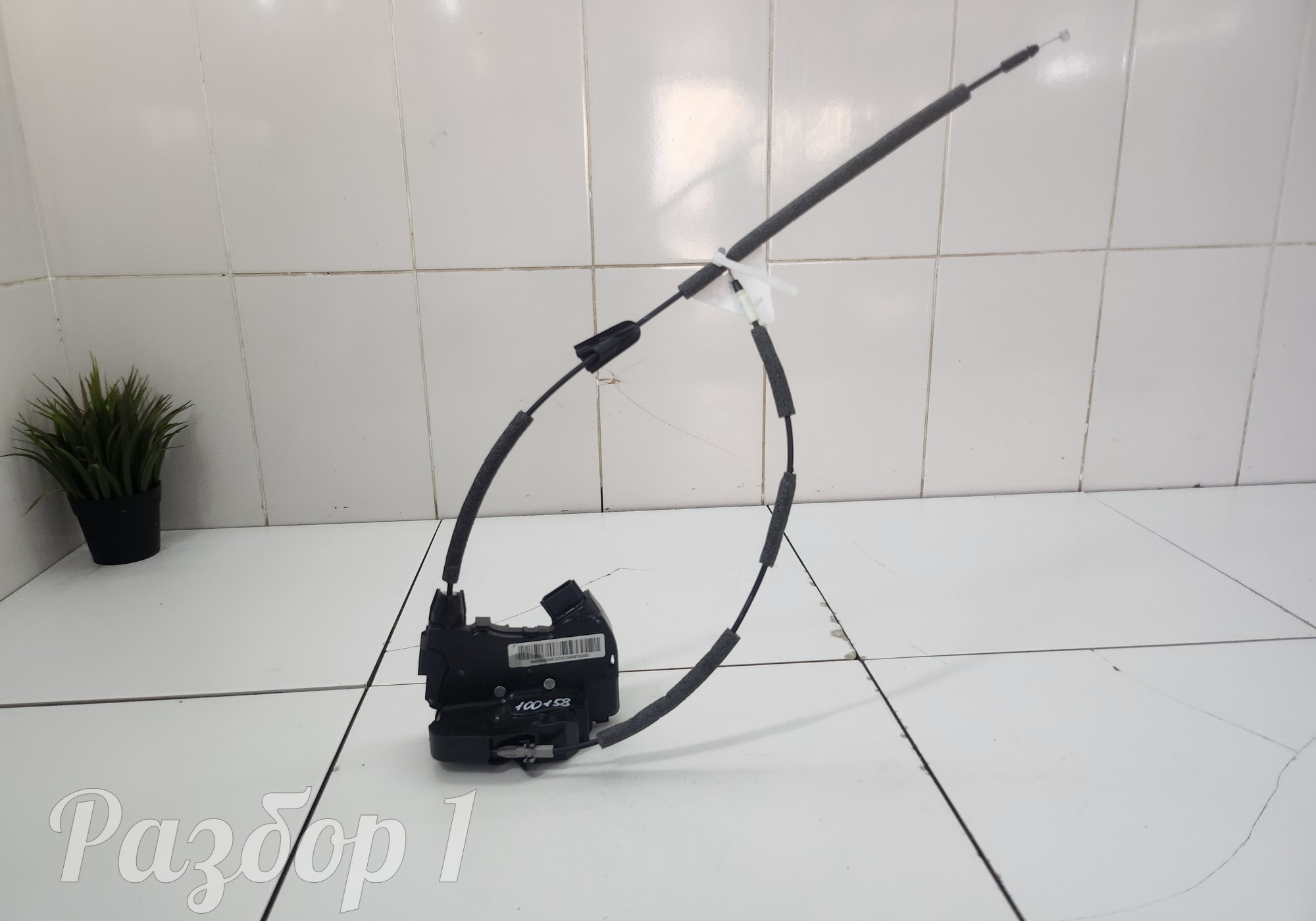6600061375 Замок двери задний левый для Geely Atlas Pro (с 2021)