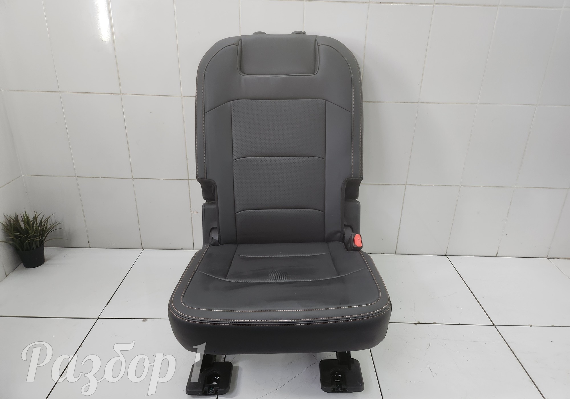 Сиденье заднее 3 ряд (правое) для Geely Okavango (с 2020)