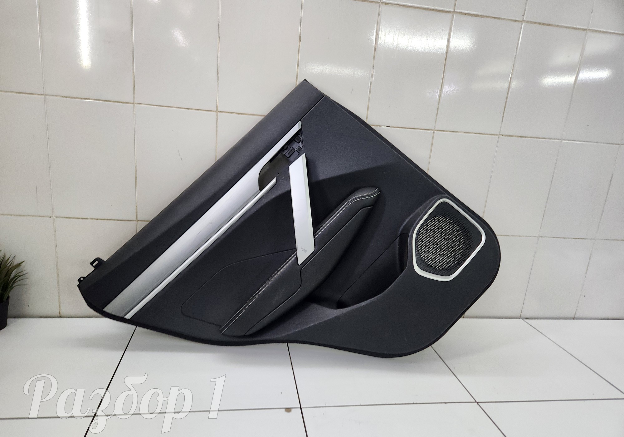 6600041356 Обшивка задней левой двери для Geely Coolray (с 2020)