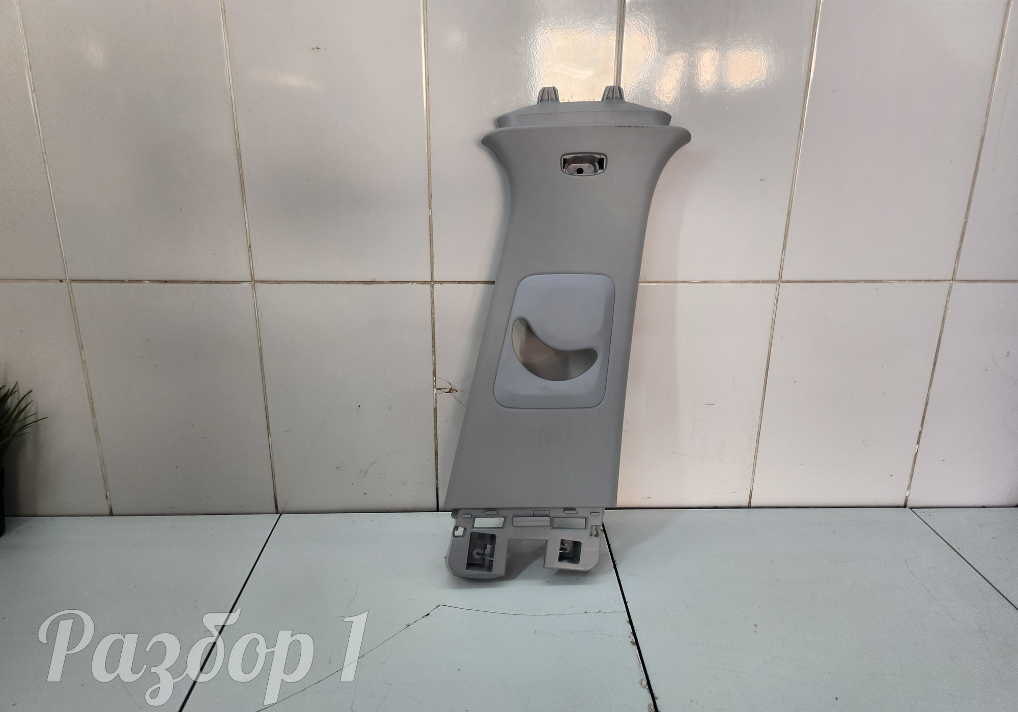 8892462960G05 Обшивка стойки центральная правая для Geely Atlas II (с 2023)