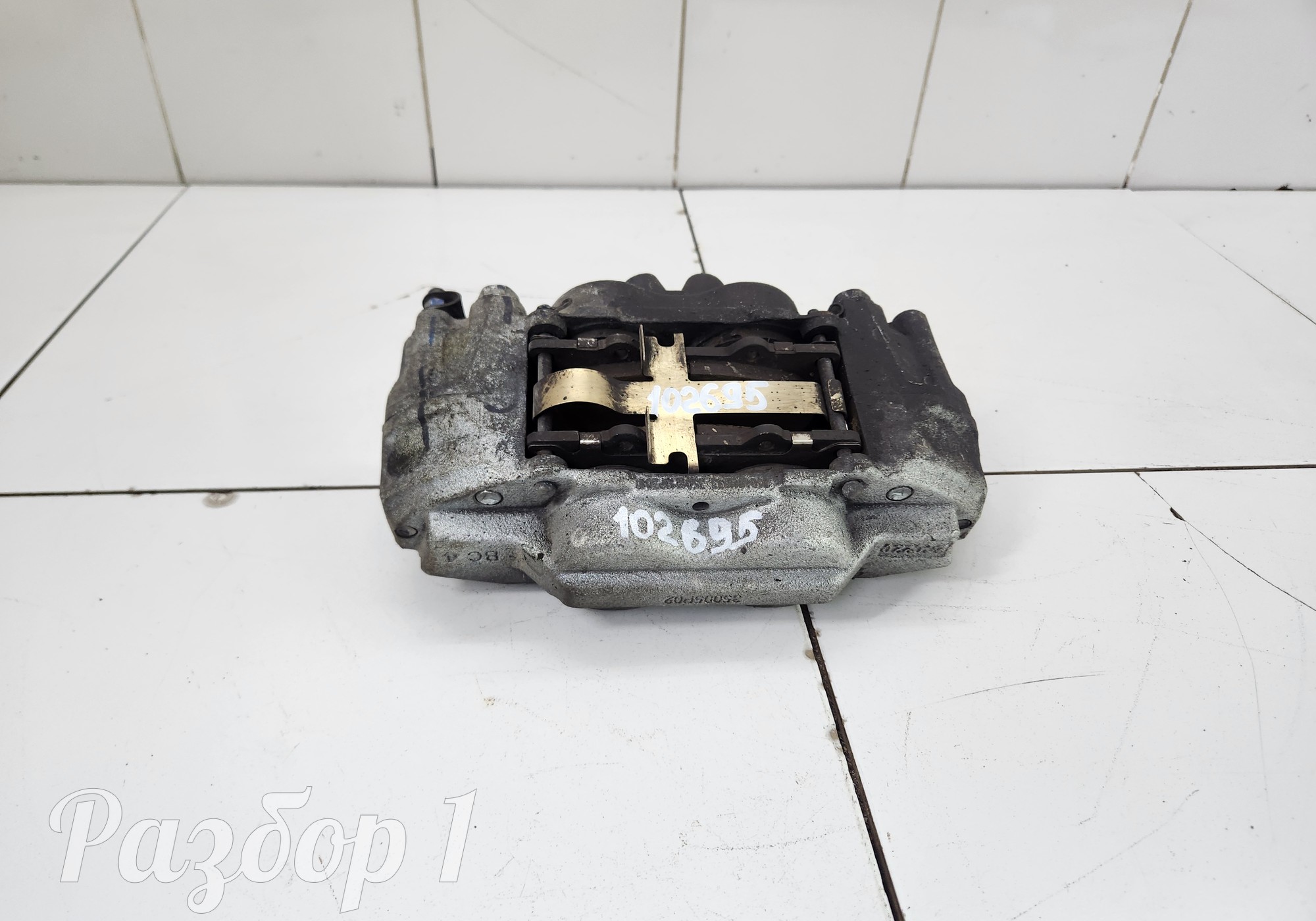 Суппорт передний левый для Jac T9 (с 2023)