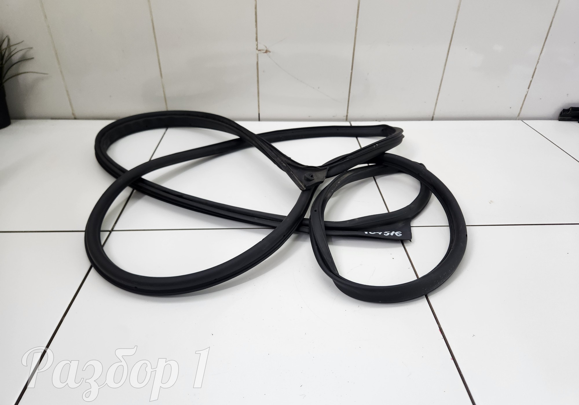 Уплотнитель передней правой двери для Jac T9 (с 2023)