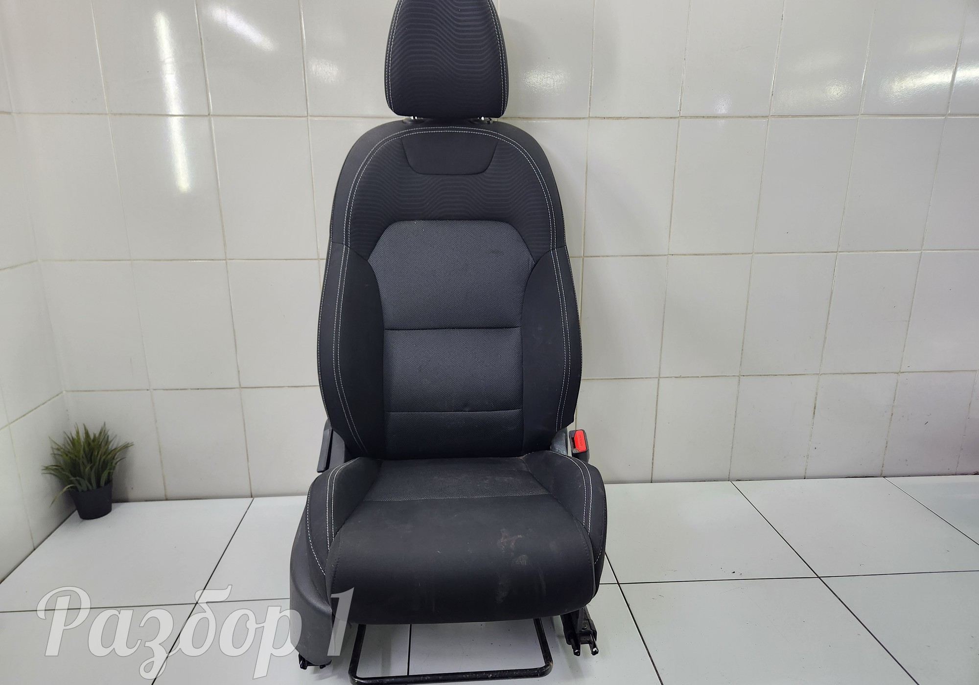 Сиденье переднее правое для Geely Coolray (с 2020)