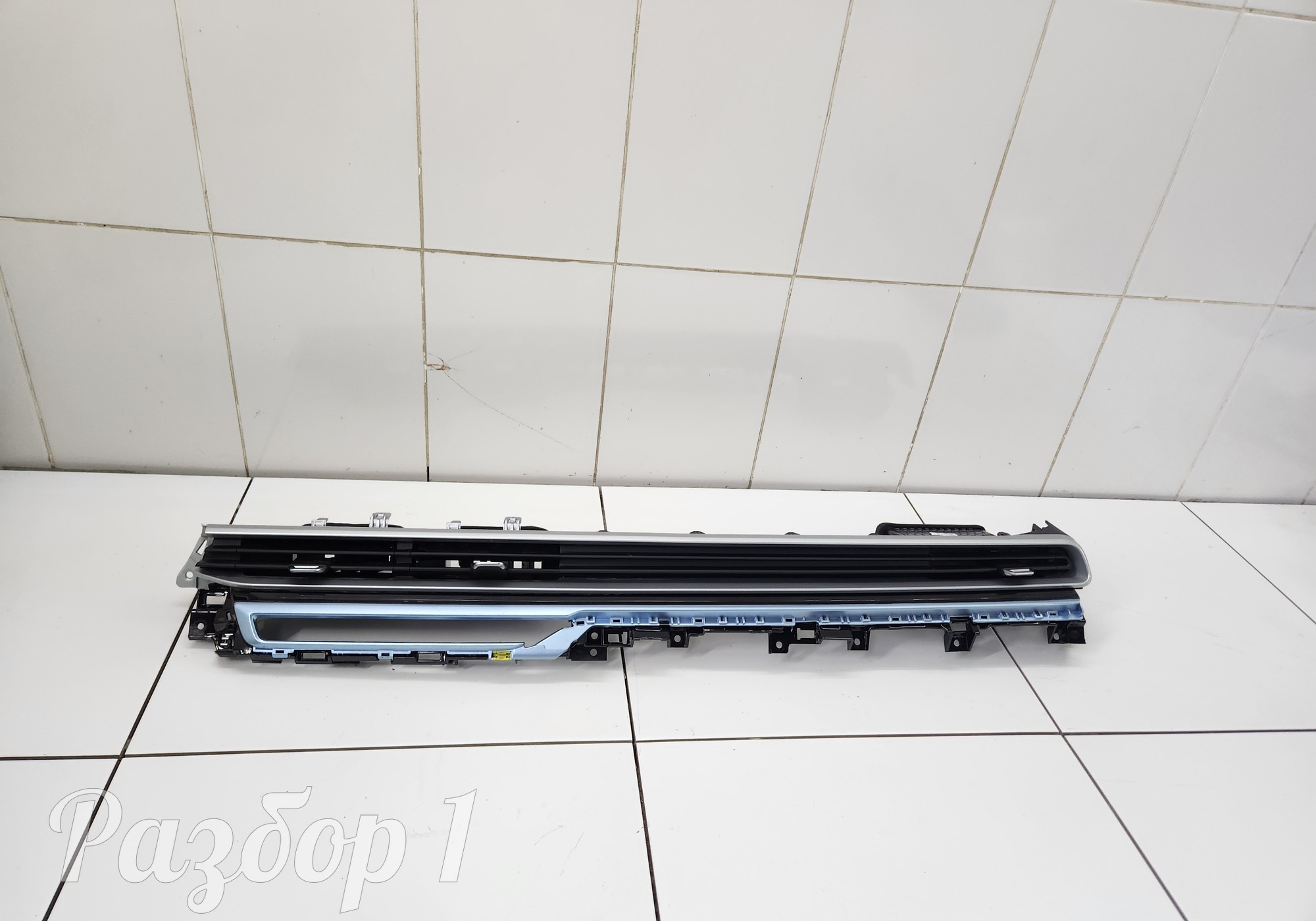 Накладка торпеды + дефлекторы для Geely Emgrand (SS11) (с 2021)