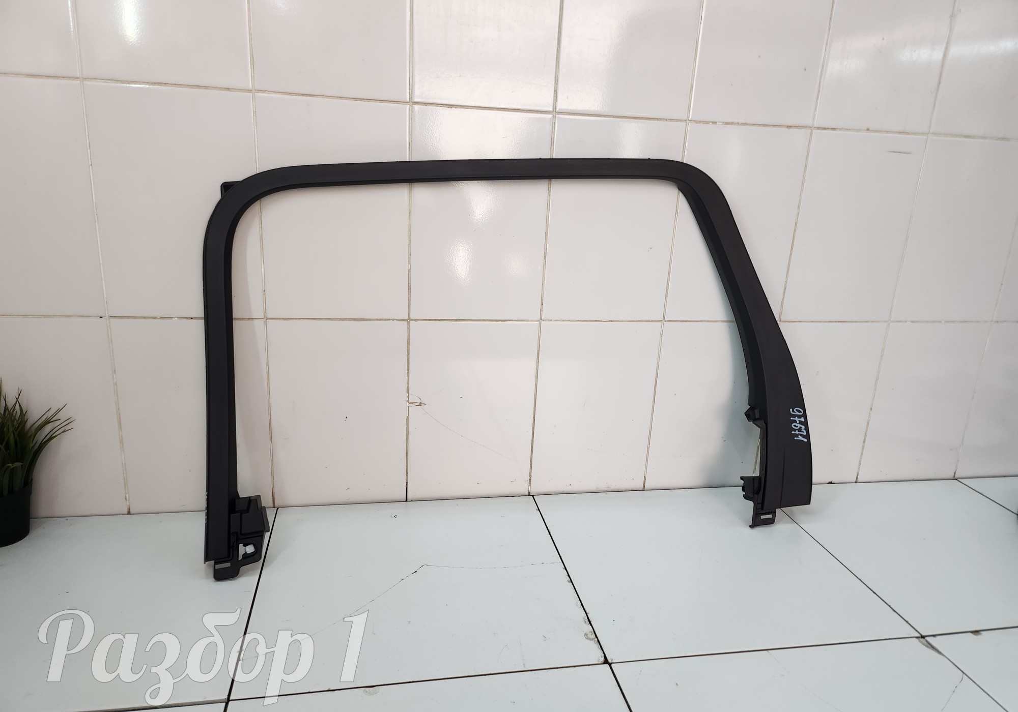 8889702086801 Накладка двери задней правой для Geely Monjaro (с 2021)