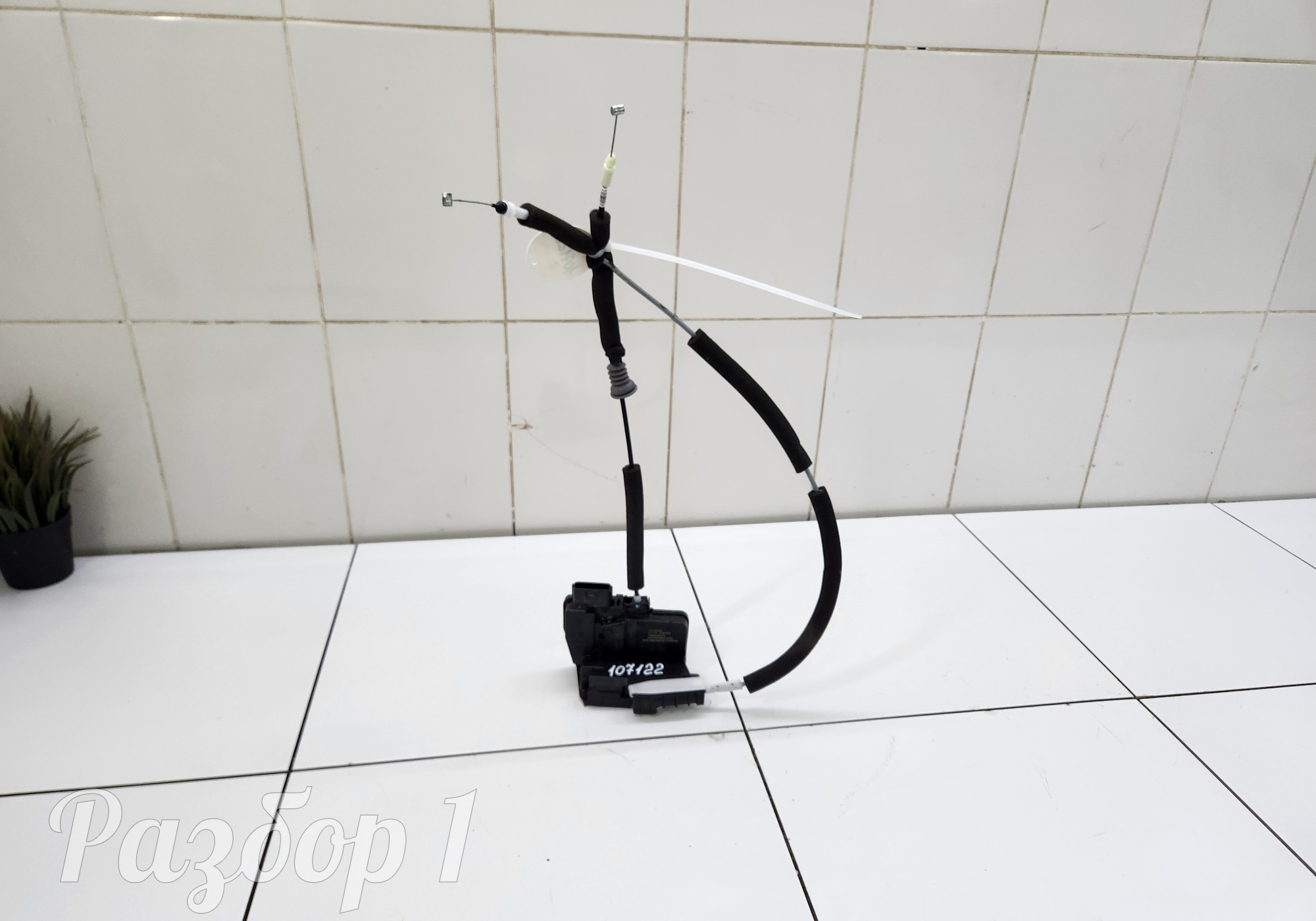 6105200MK03 Замок передней правой двери для Changan UNI-V (с 2022)