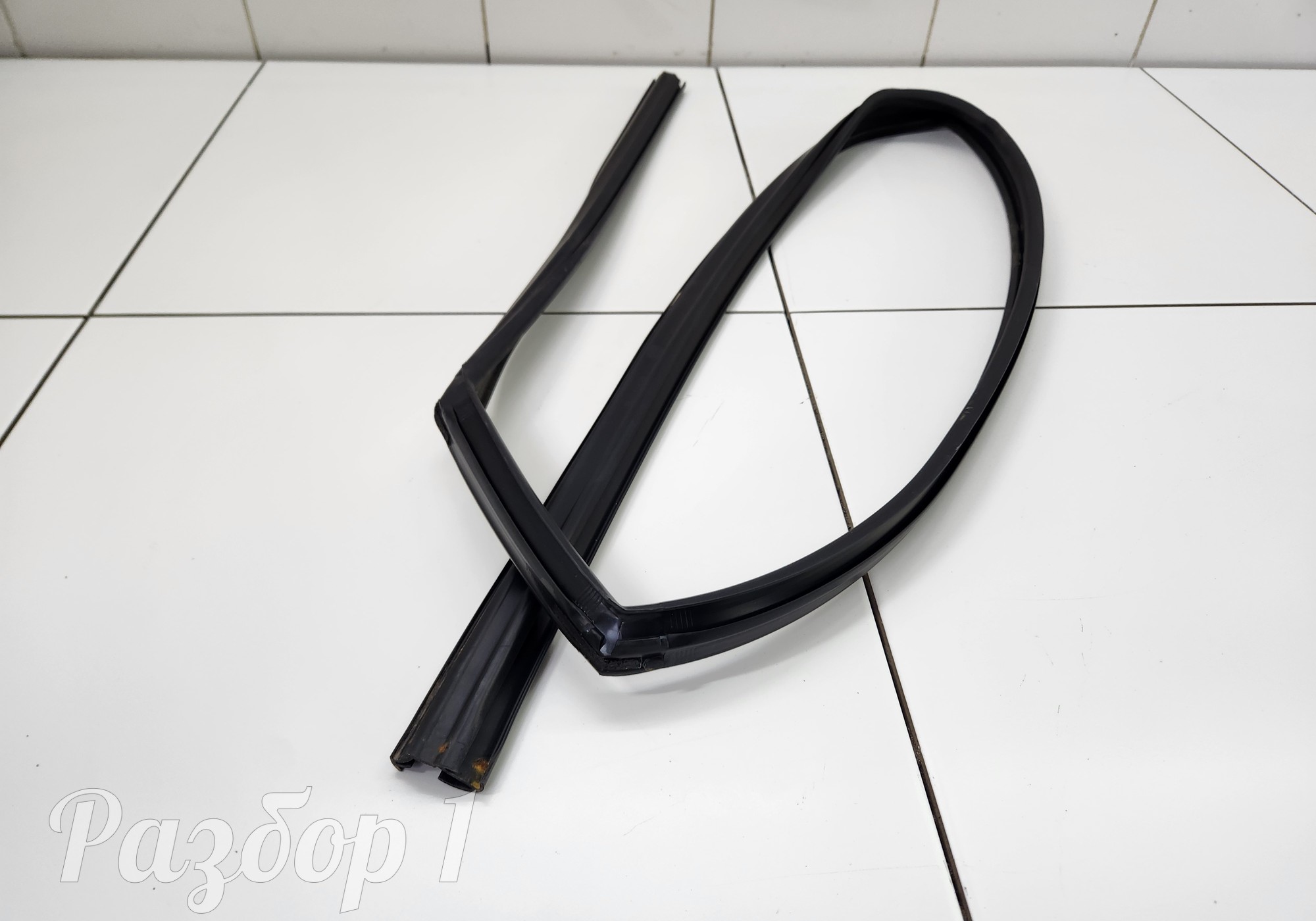 8889519973 Уплотнитель стекла задней правой двери для Geely Emgrand (SS11) (с 2021)