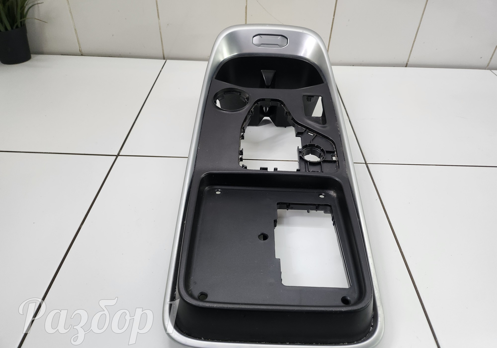 5306600XKJ22A Накладка центральной консоли для Haval H3 (с 2024)