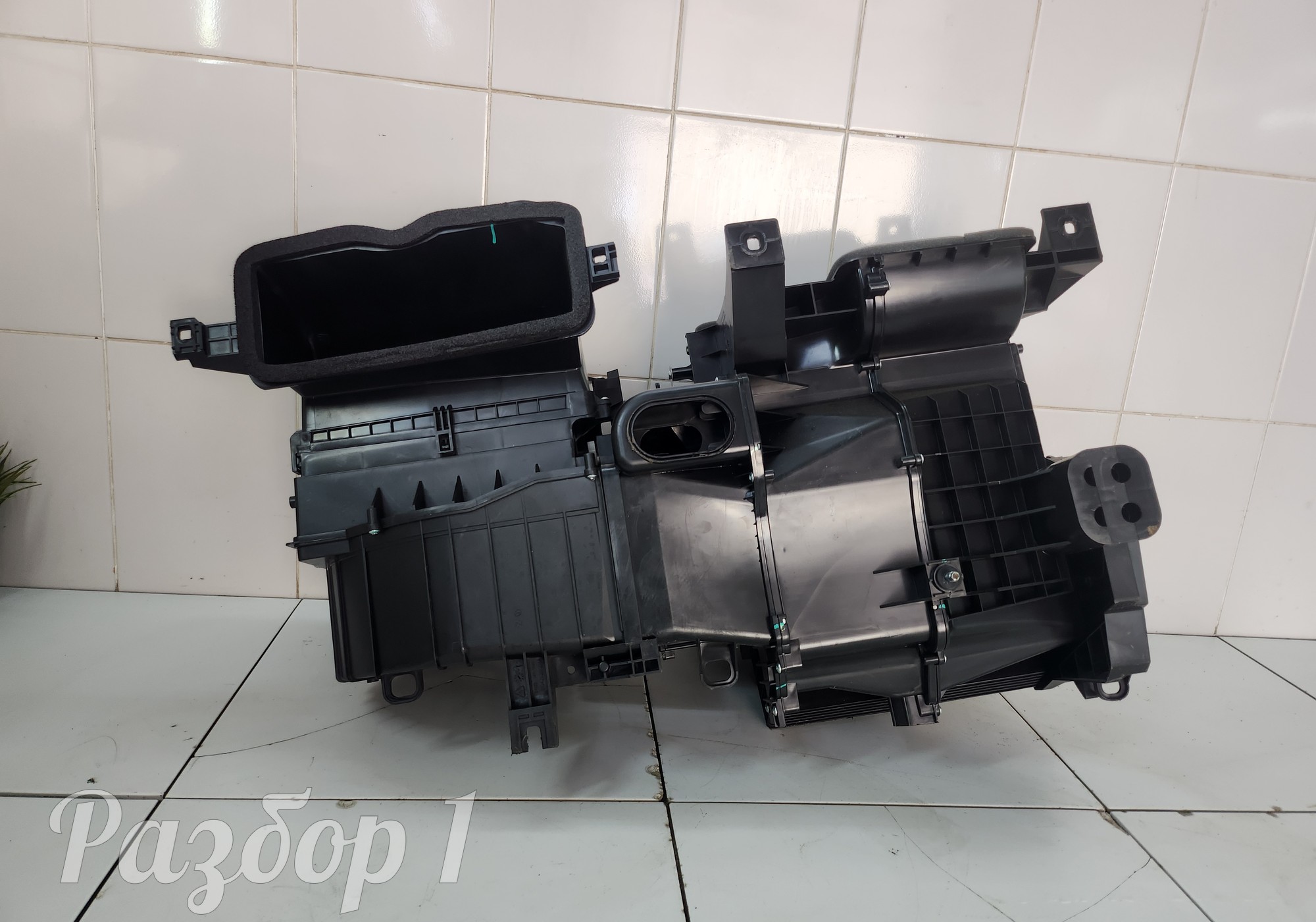 8100KZ3E0001A Корпус отопителя для Haval M6 II (с 2021)