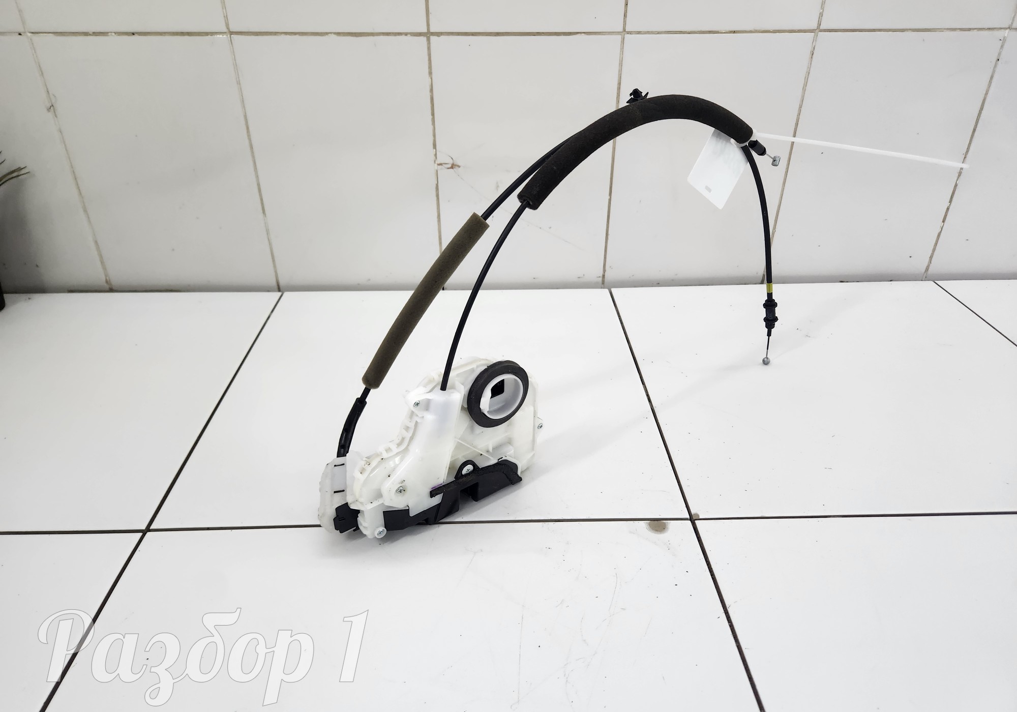 6105120BA01B Замок передней правой двери для Faw Bestune B70 (с 2020)