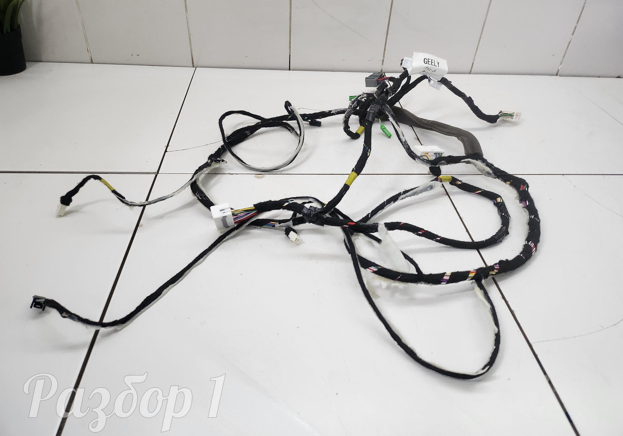 8890500004 Электропроводка потолка для Geely Tugella (с 2019)