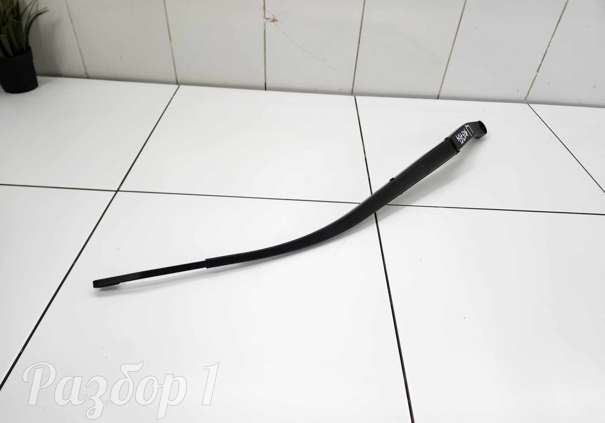 Поводок стеклоочистителя правый для Haval M6 II (с 2021)