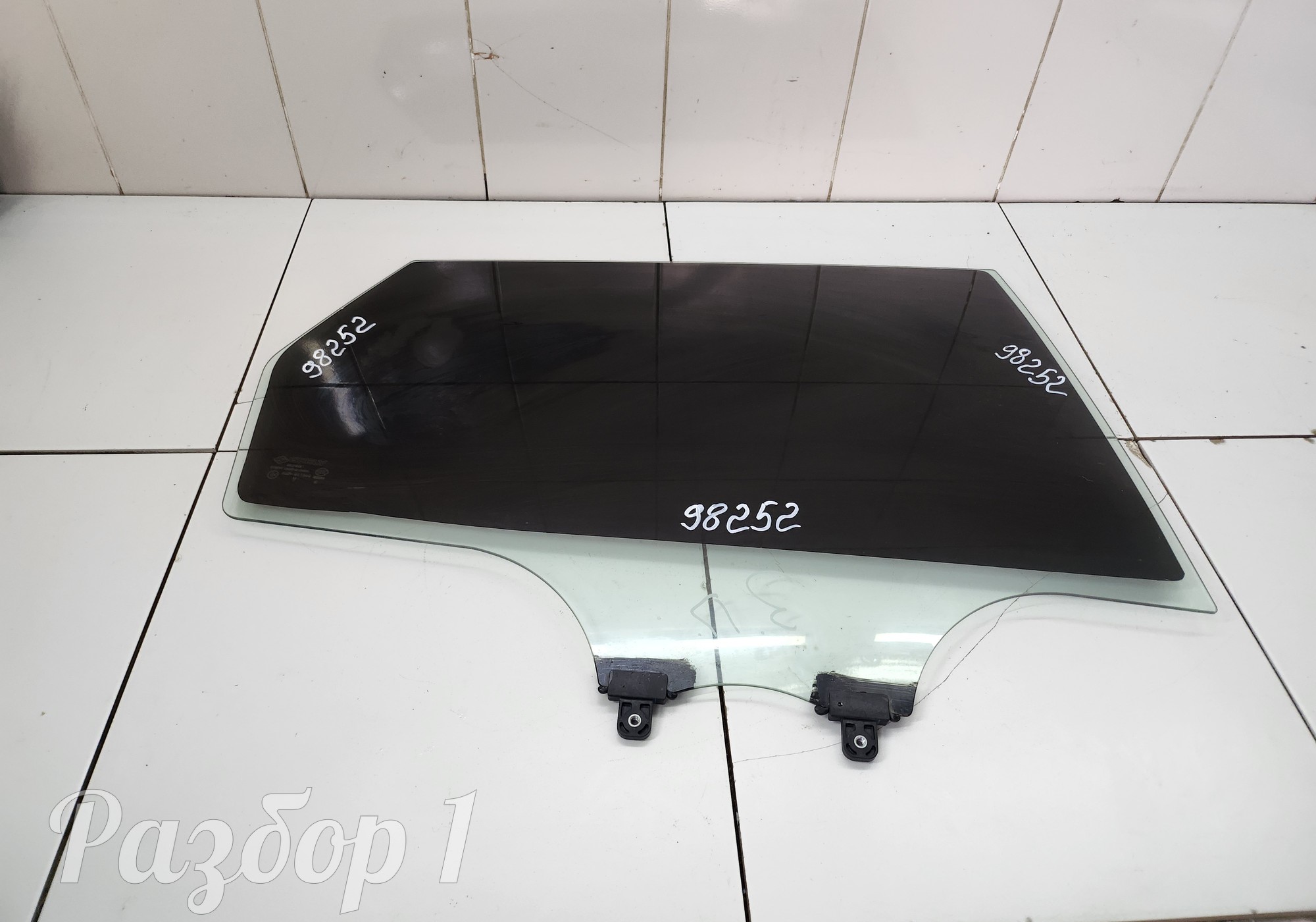 6608100242 Стекло двери заднее правое для Geely Atlas II (с 2023)