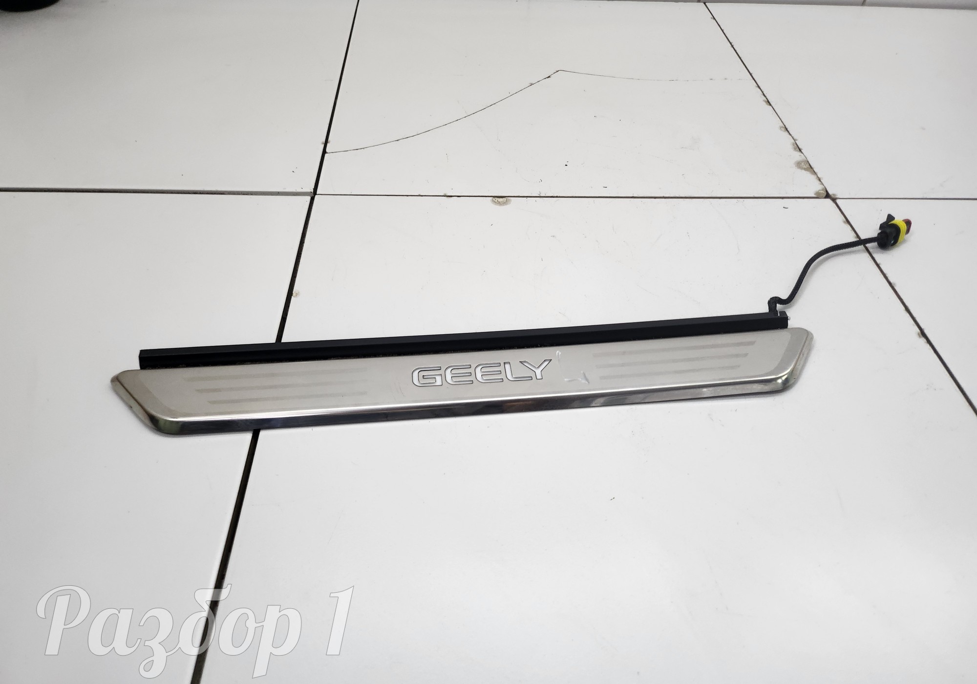 6600006646 Накладка порога левая для Geely Tugella (с 2019)